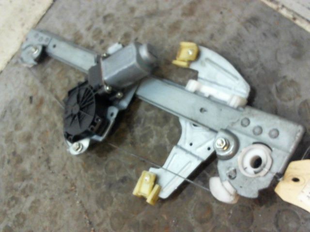 MECANISME+MOTEUR LEVE-GLACE AVD