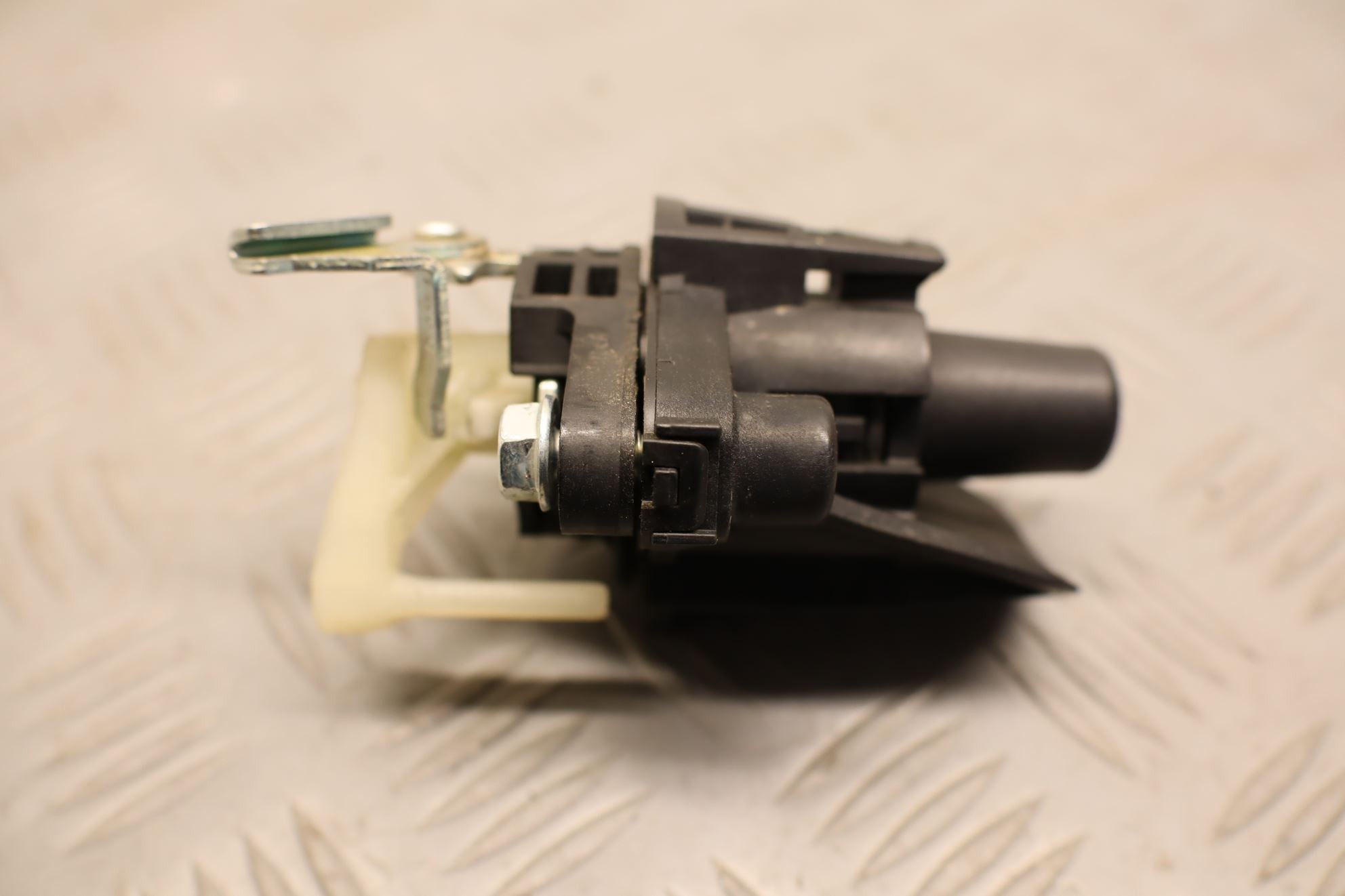 ACTIONNEUR SERRURE HAYON 