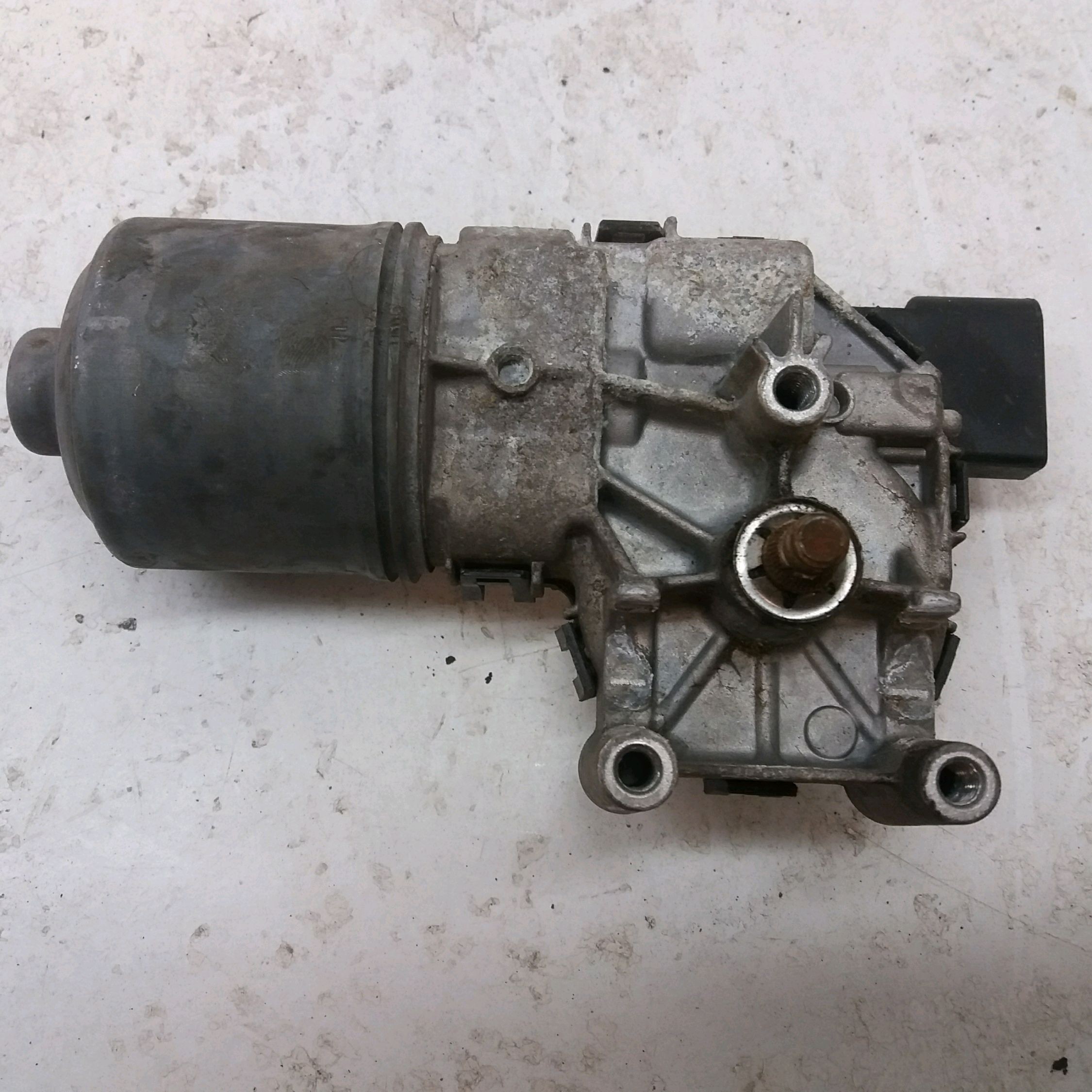 MOTEUR ESSUIE-GLACE AV