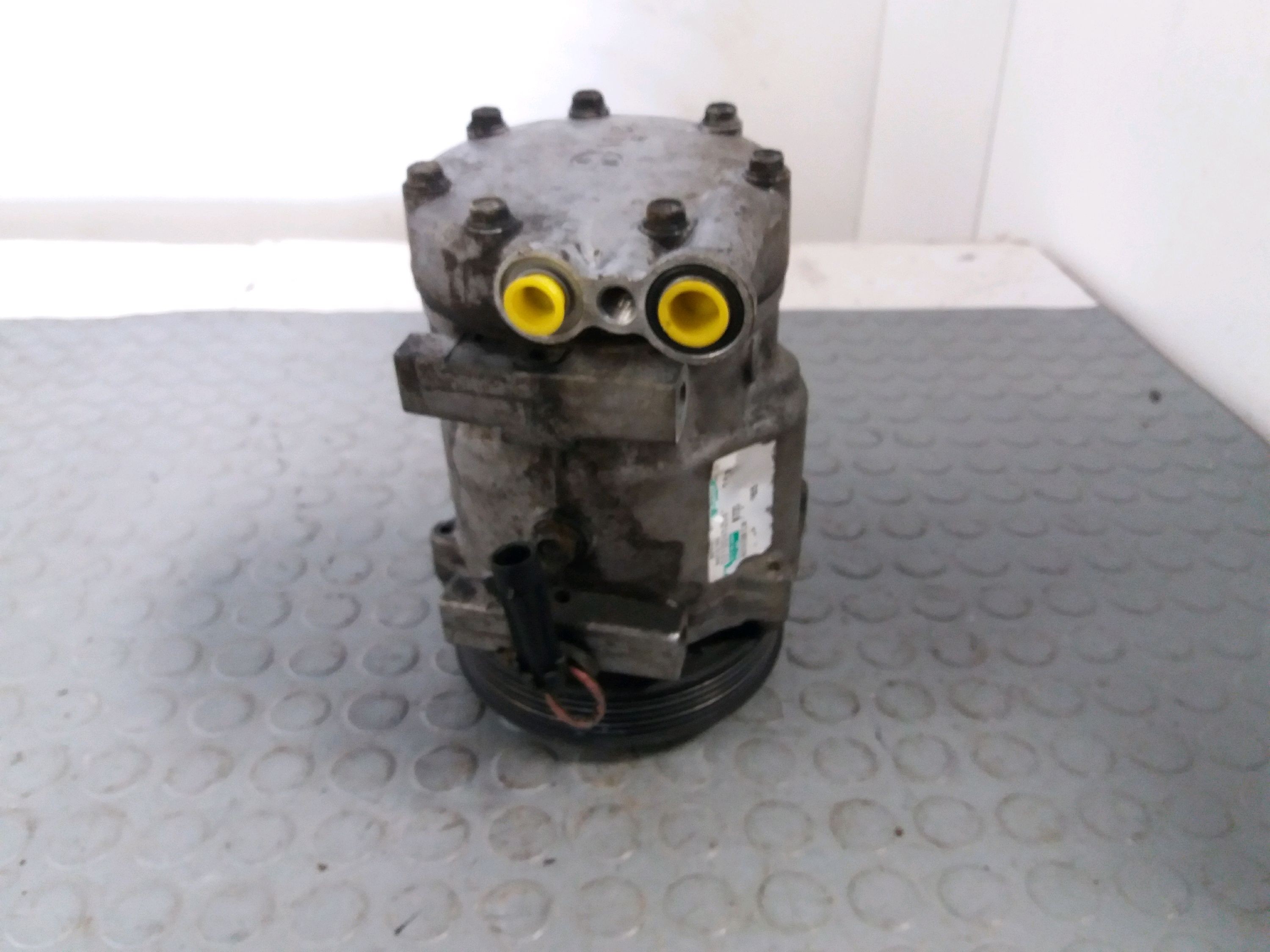 COMPRESSEUR AIR CONDITIONNE