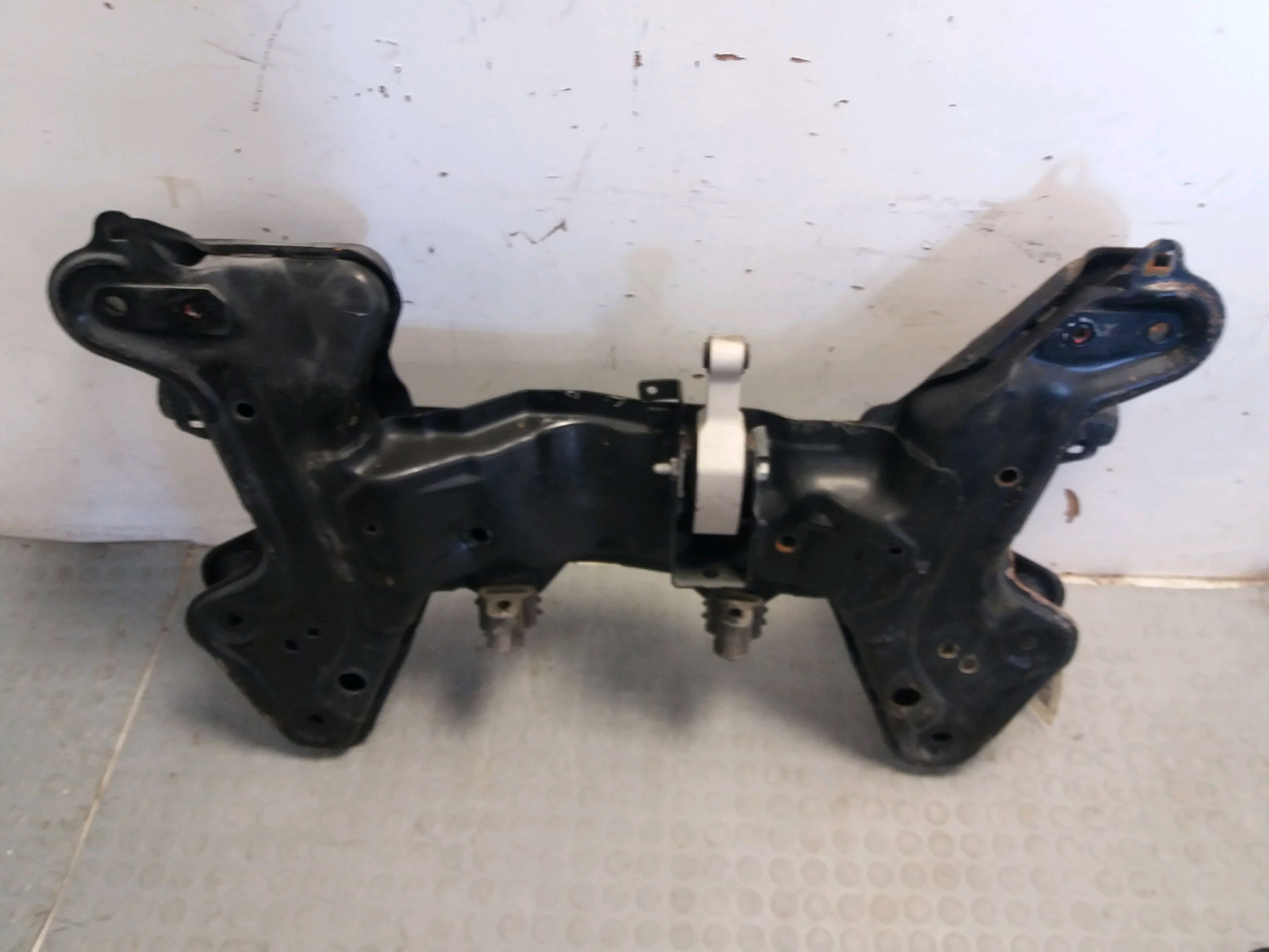 BERCEAU MOTEUR AV