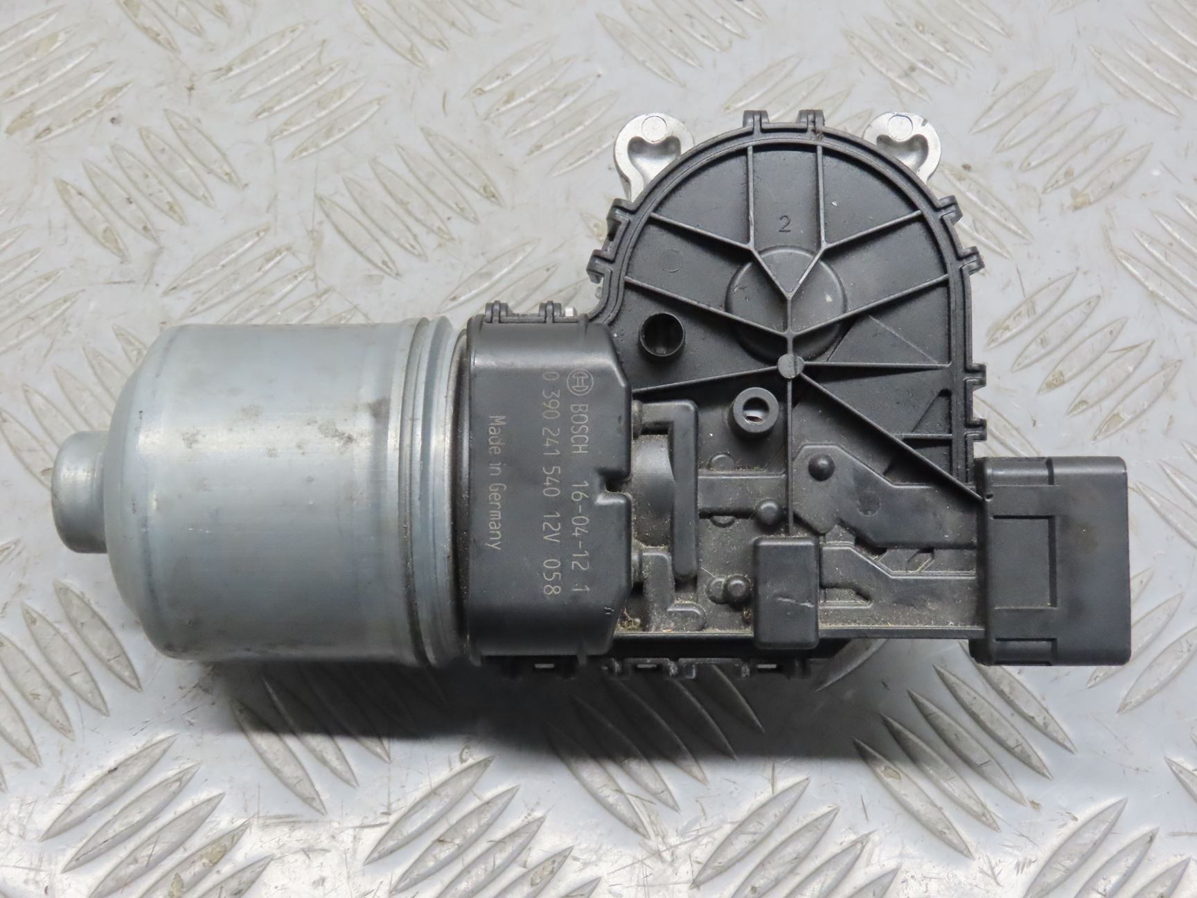 MOTEUR ESSUIE-GLACE AV