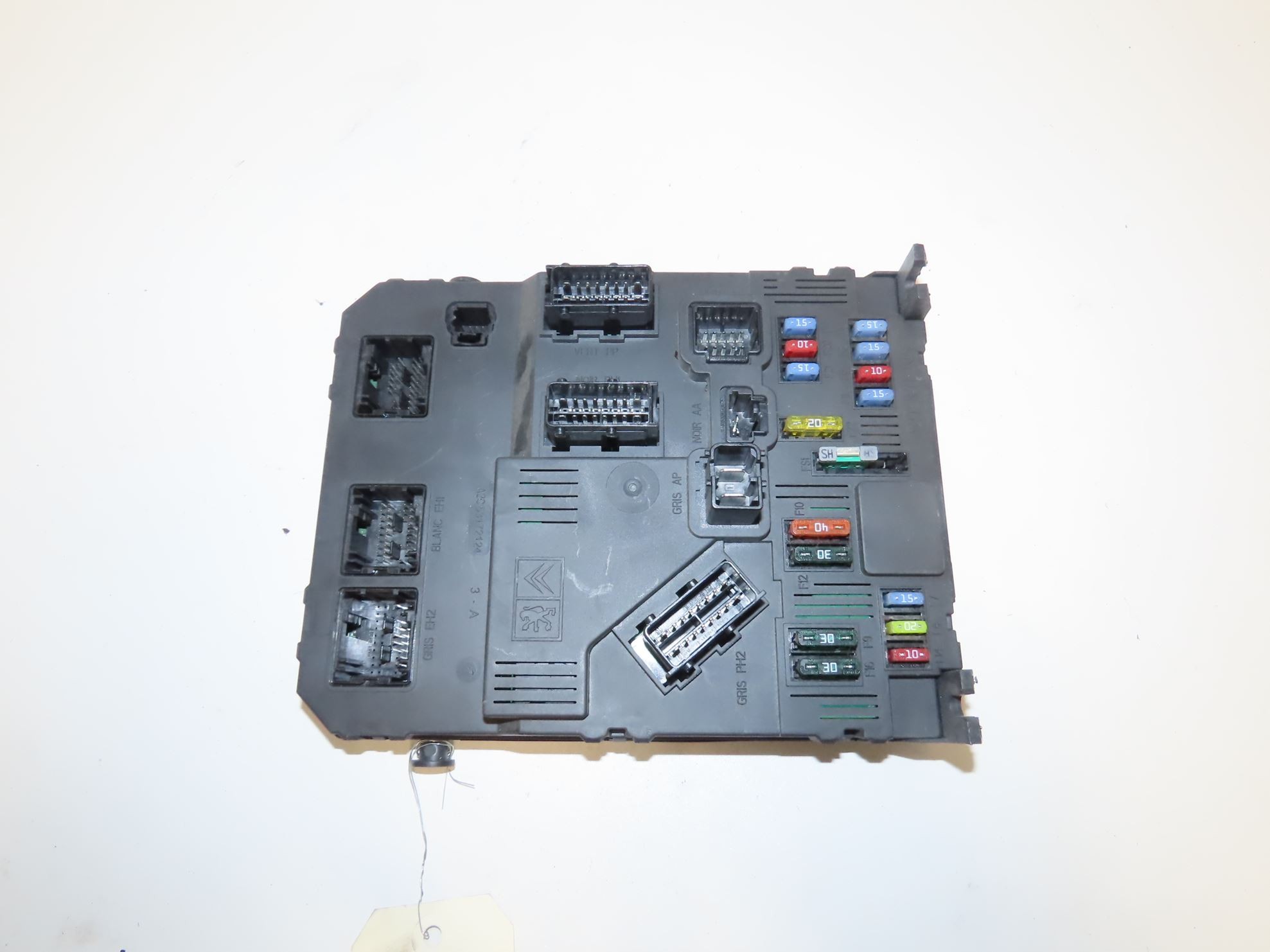 PLATINE FUSIBLE HABITACLE