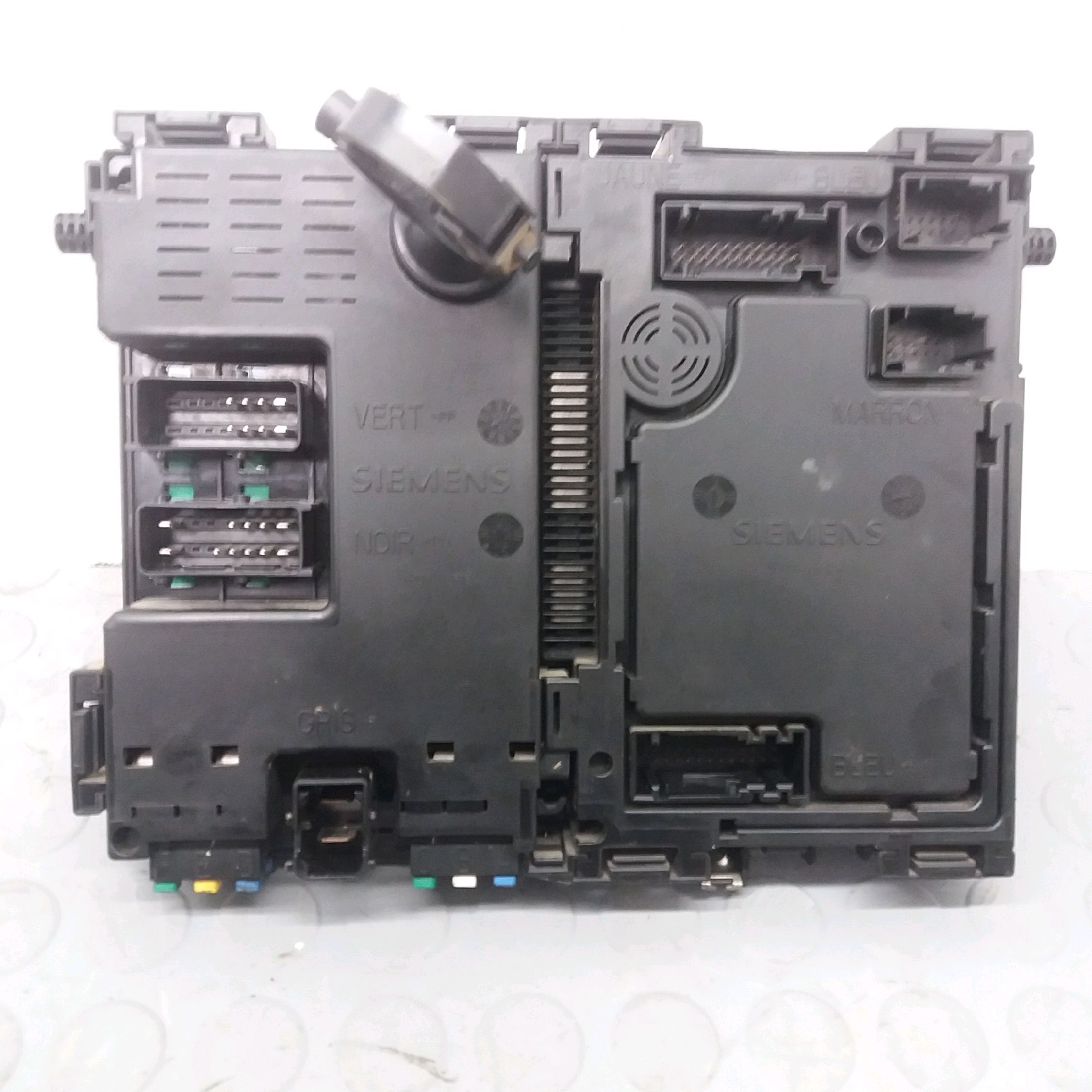 PLATINE FUSIBLE HABITACLE