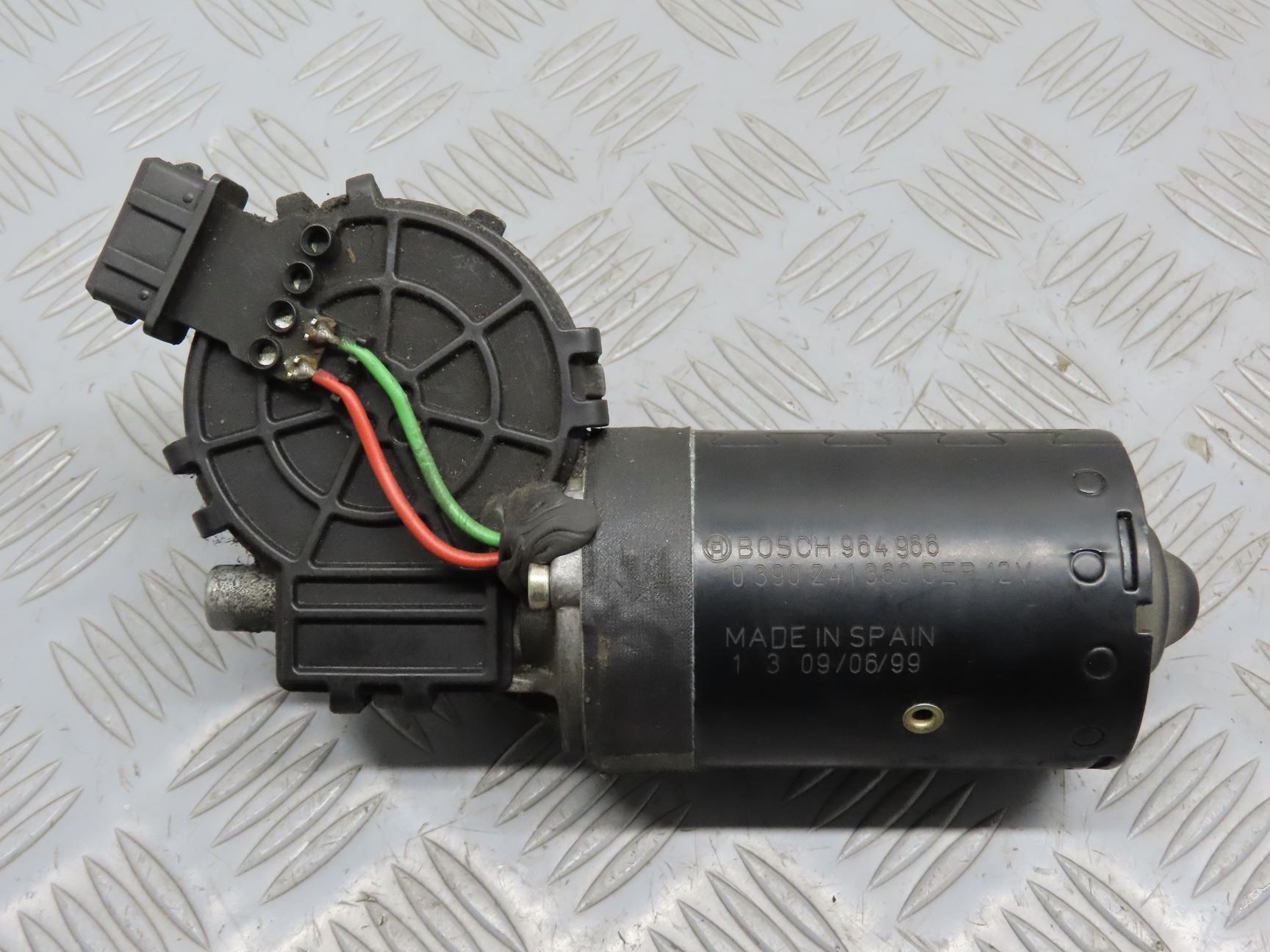 MOTEUR ESSUIE-GLACE AV
