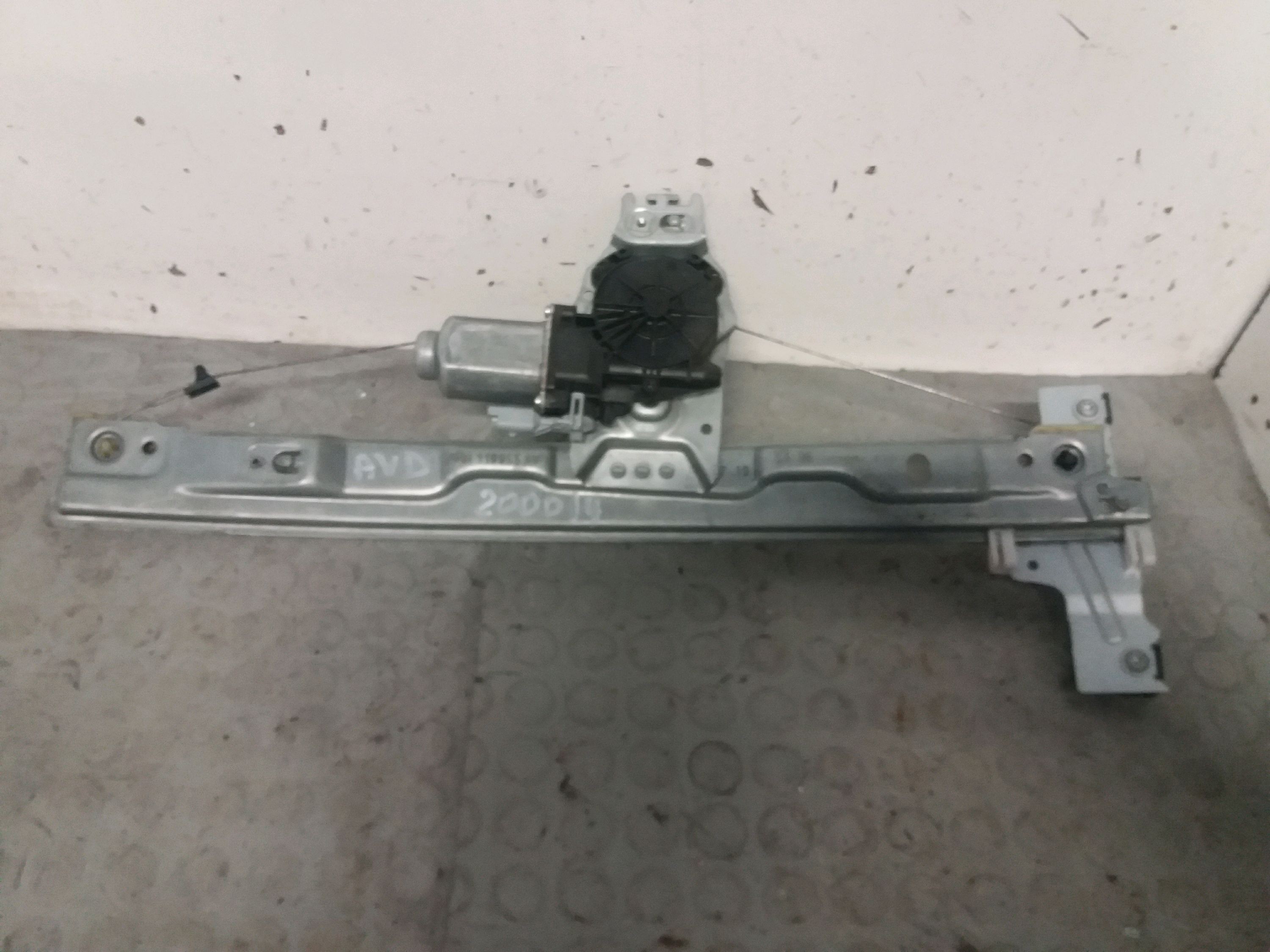 MECANISME+MOTEUR LEVE-GLACE AVD