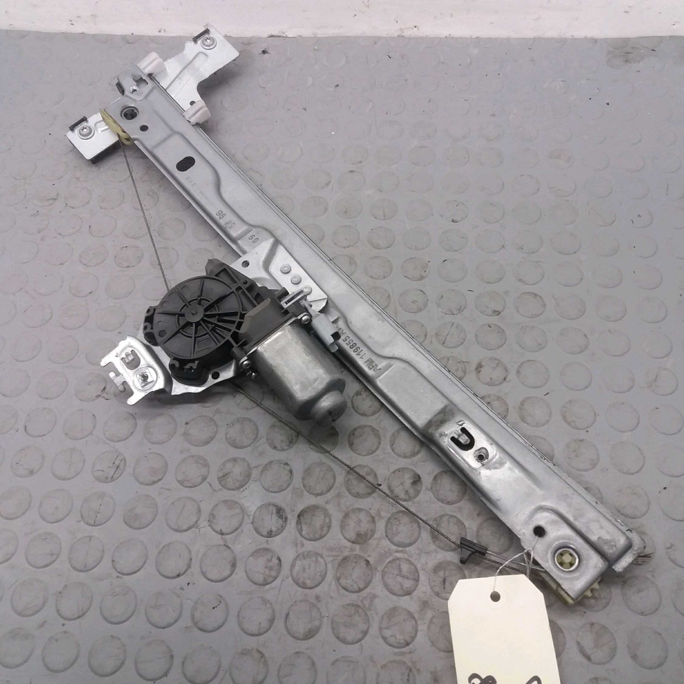 MECANISME+MOTEUR LEVE-GLACE AVD