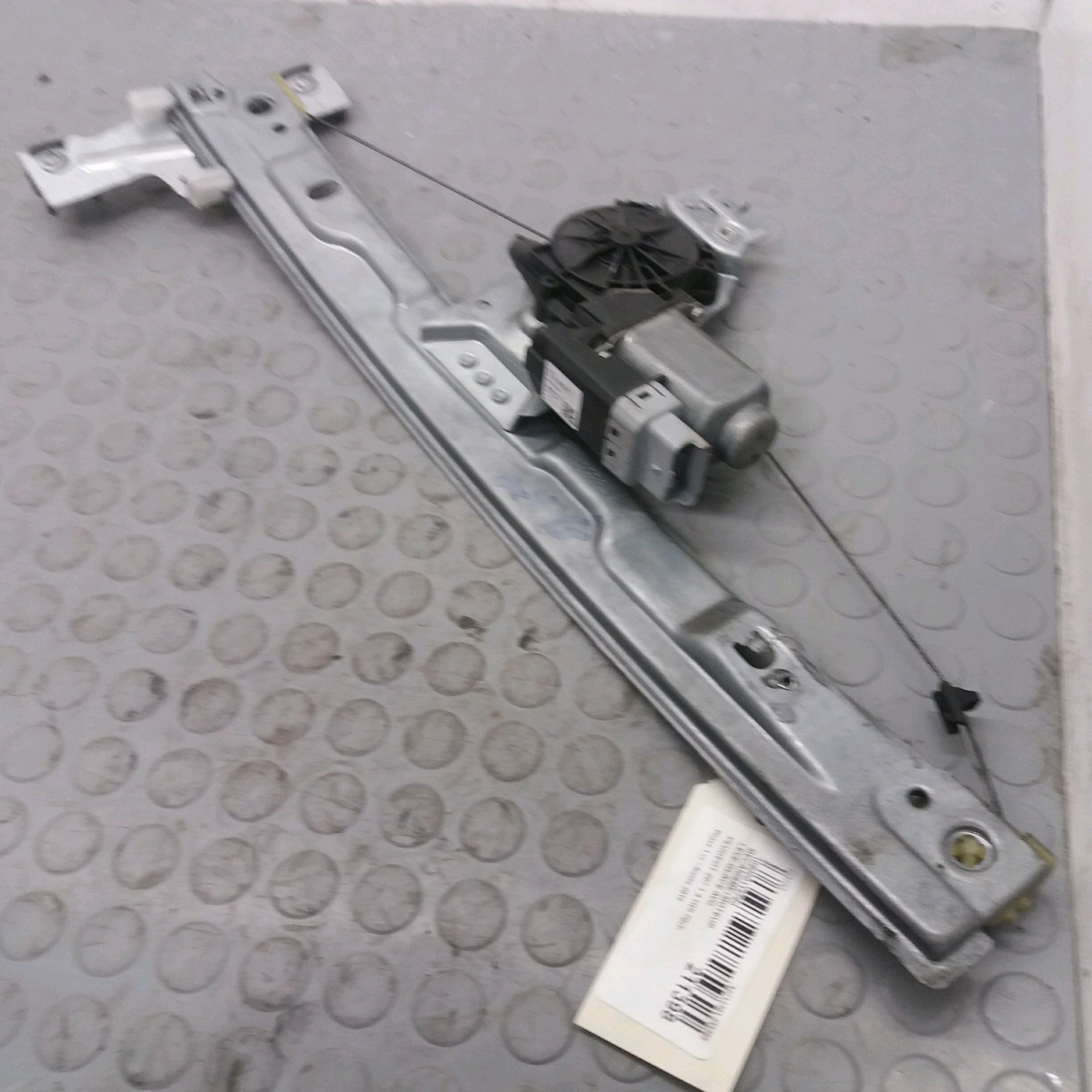 MECANISME+MOTEUR LEVE-GLACE AVG