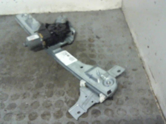 MECANISME+MOTEUR LEVE-GLACE AVD