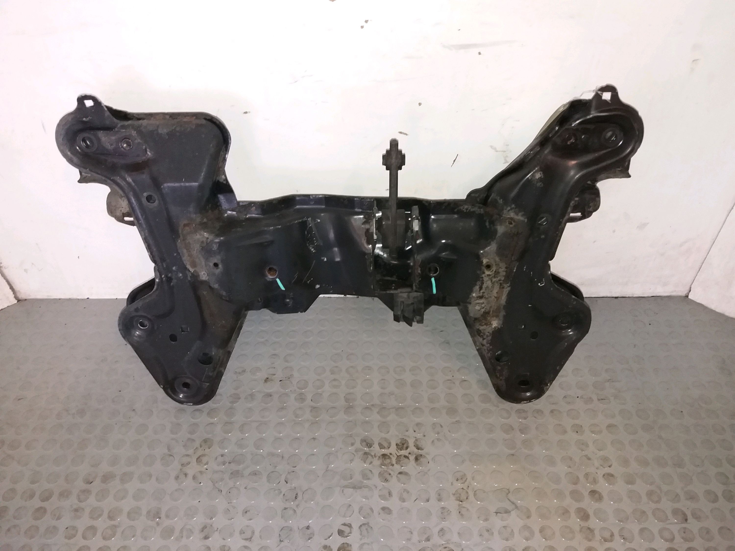 BERCEAU MOTEUR AV