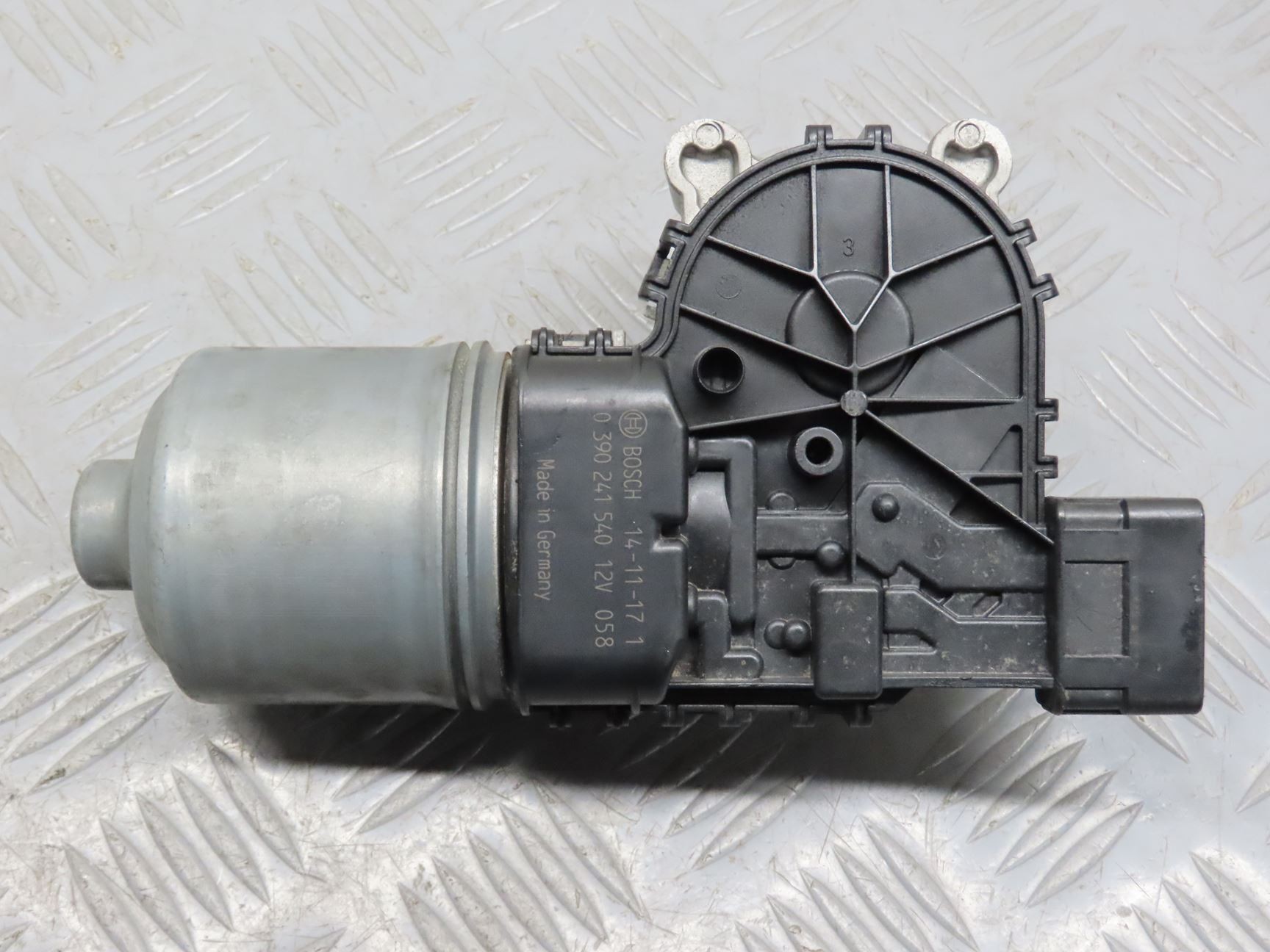 MOTEUR ESSUIE-GLACE AV