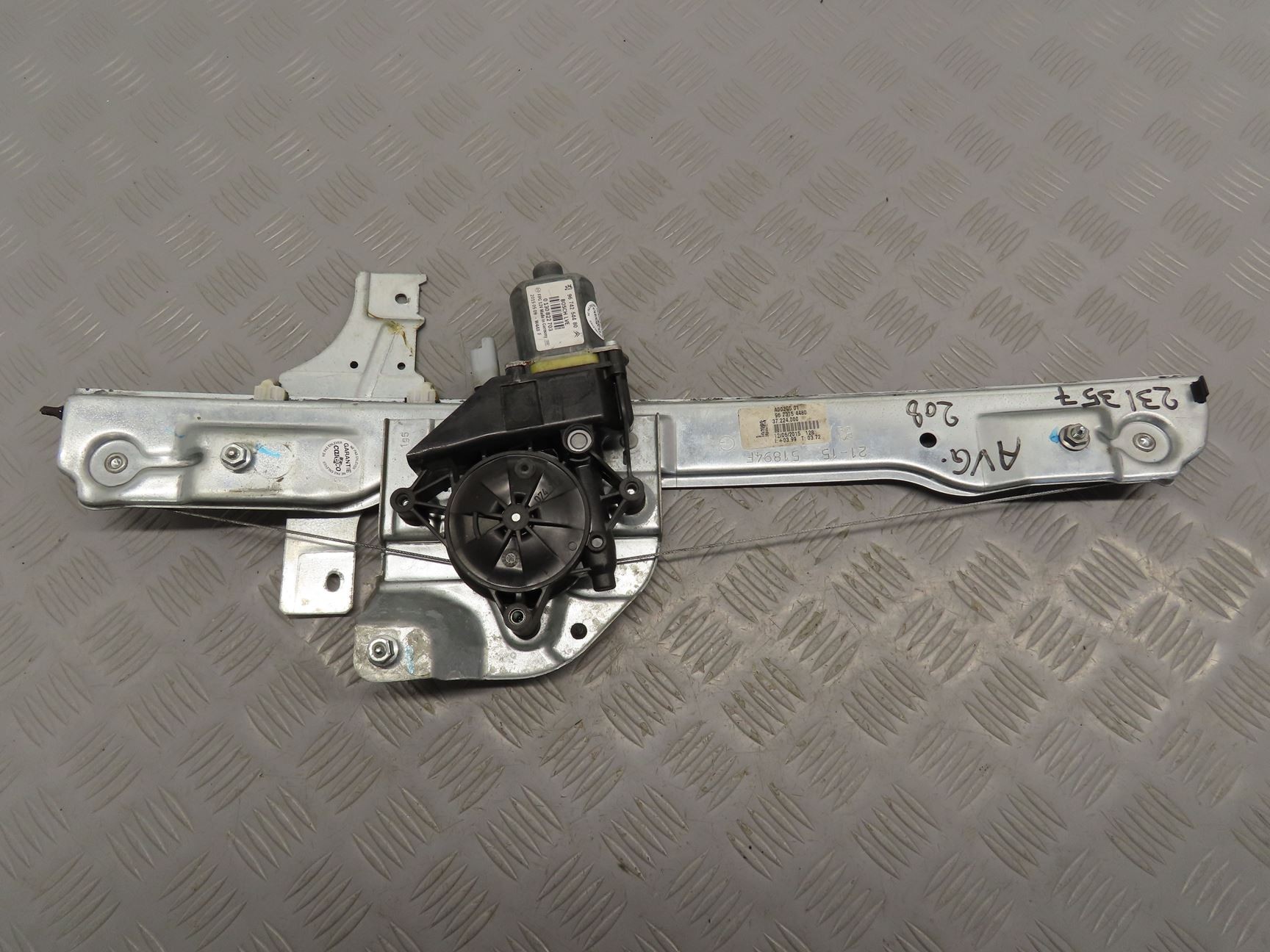 MECANISME+MOTEUR LEVE-GLACE AVG