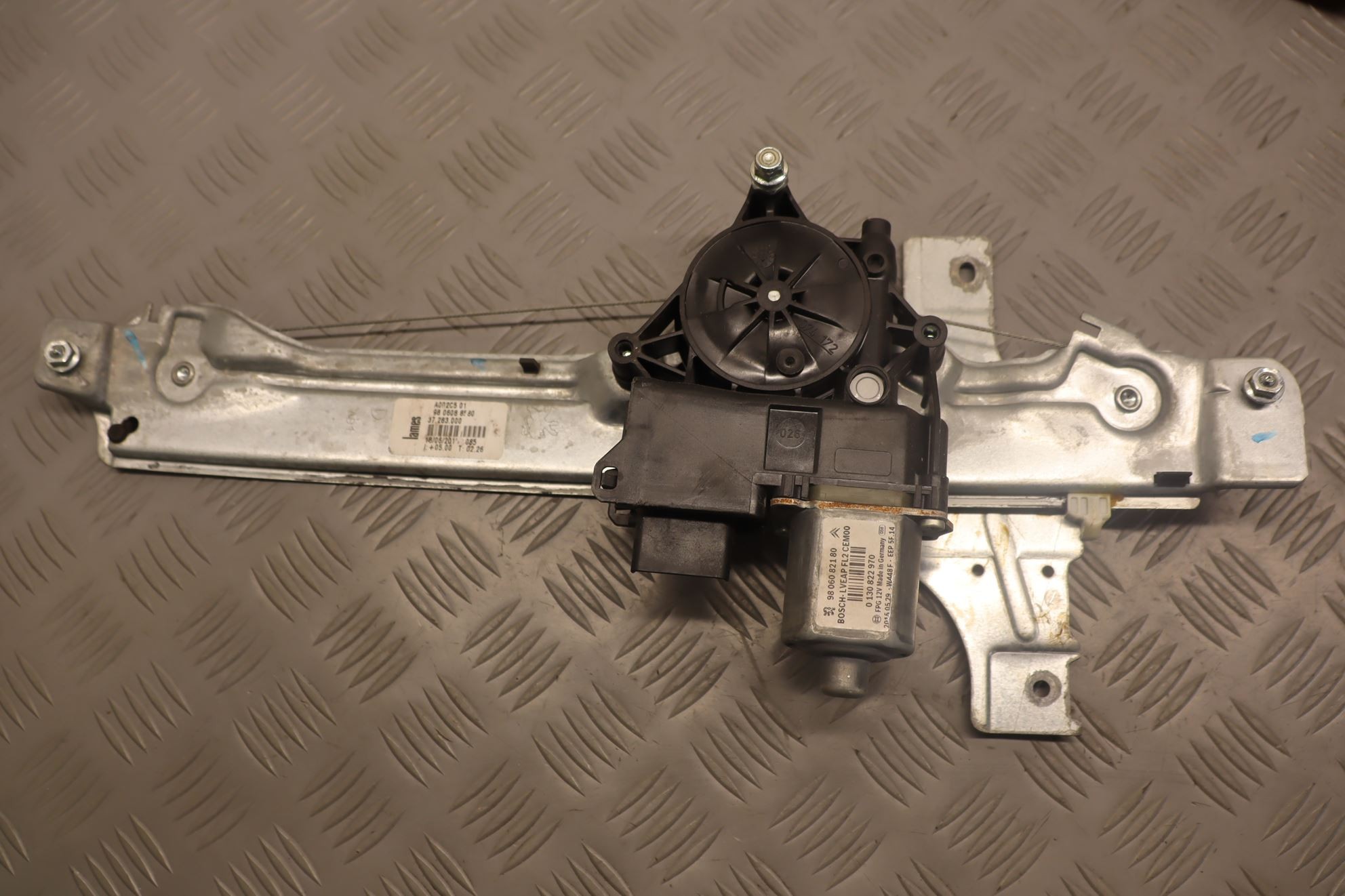 MECANISME+MOTEUR LEVE-GLACE ARD