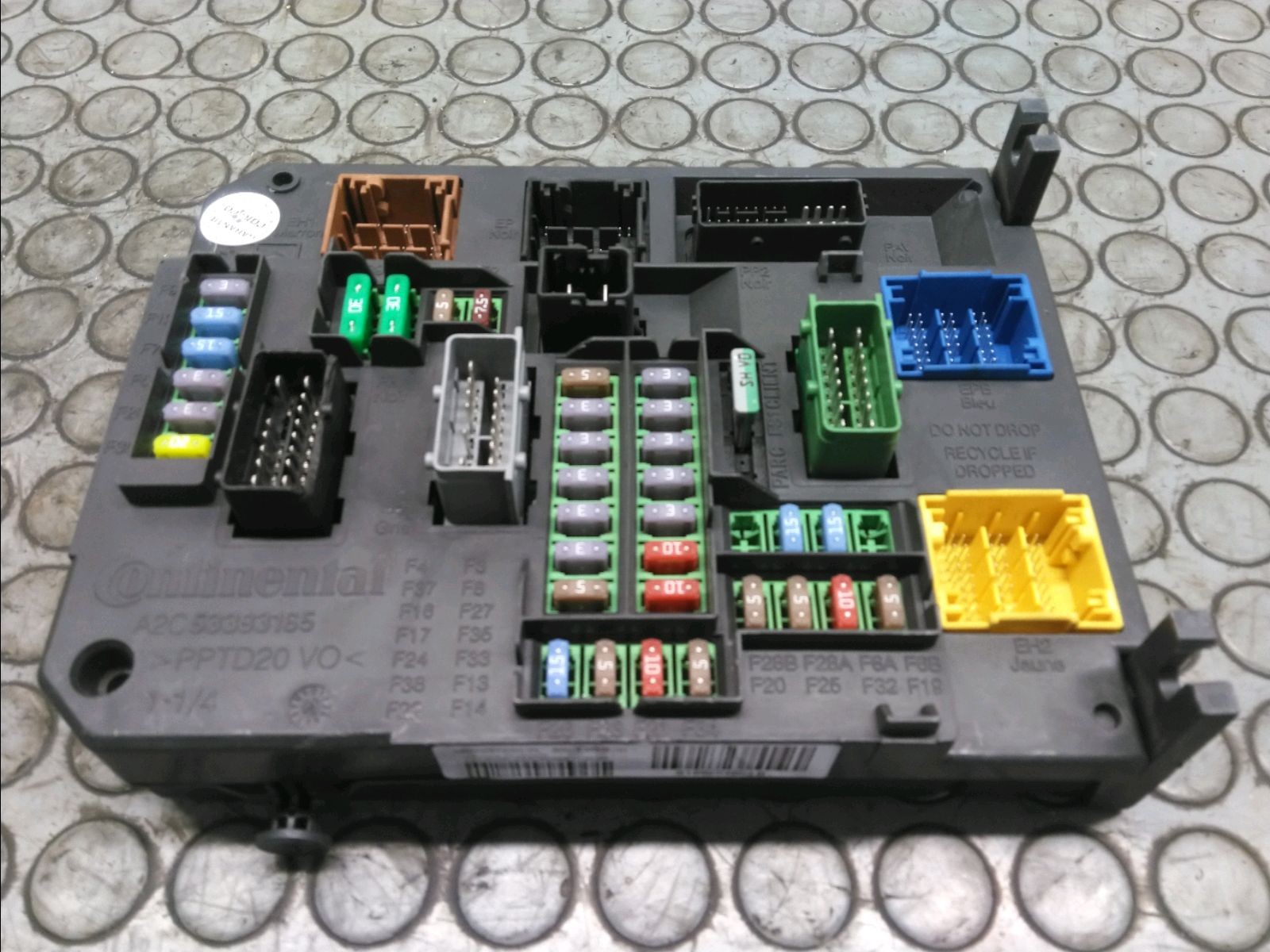 PLATINE FUSIBLE HABITACLE