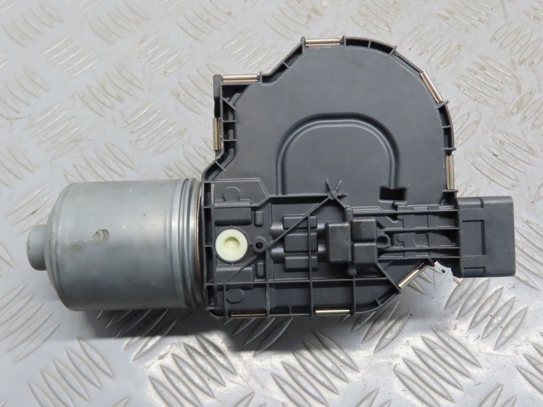 MOTEUR ESSUIE-GLACE AV