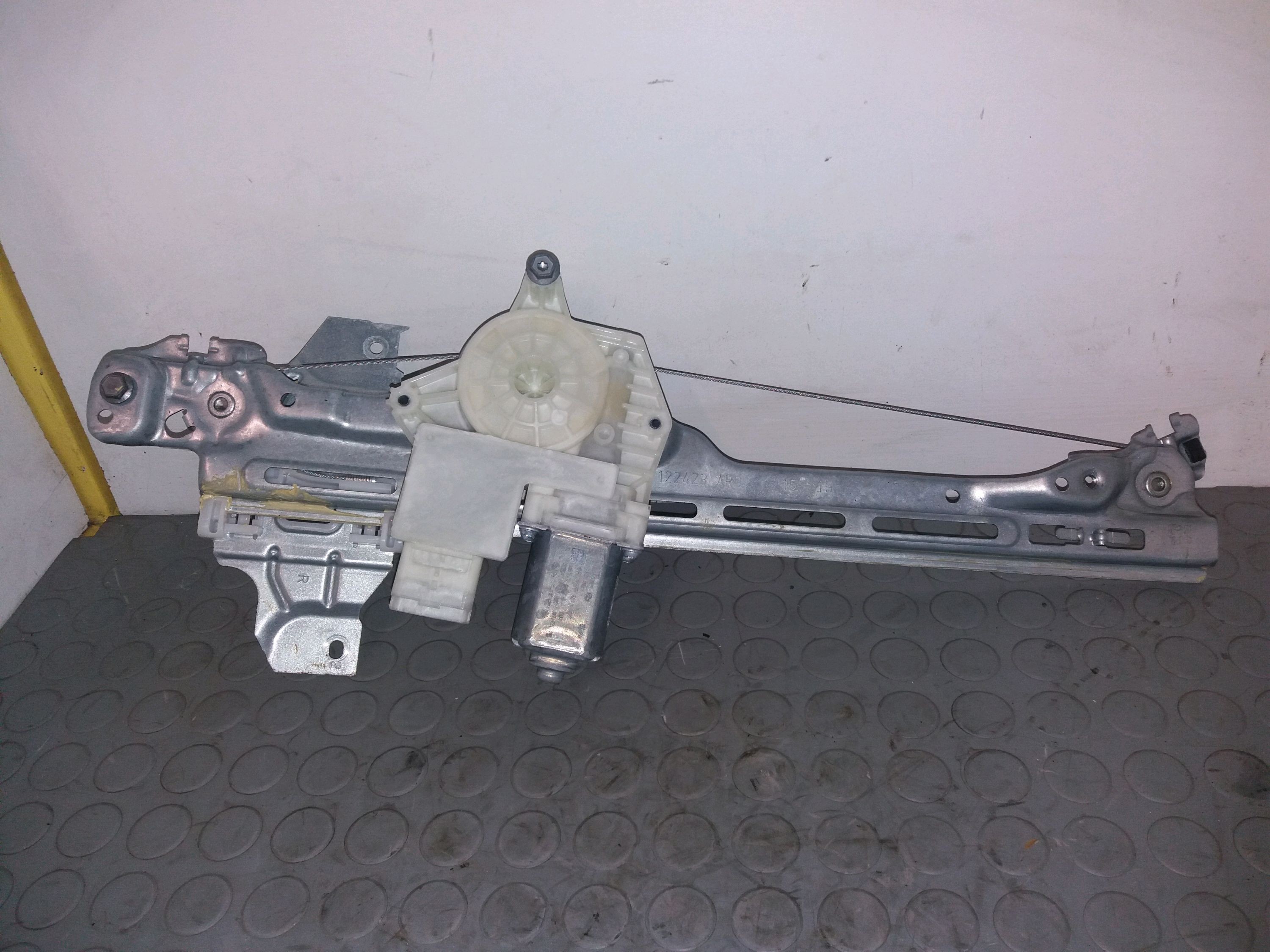MECANISME+MOTEUR LEVE-GLACE ARD