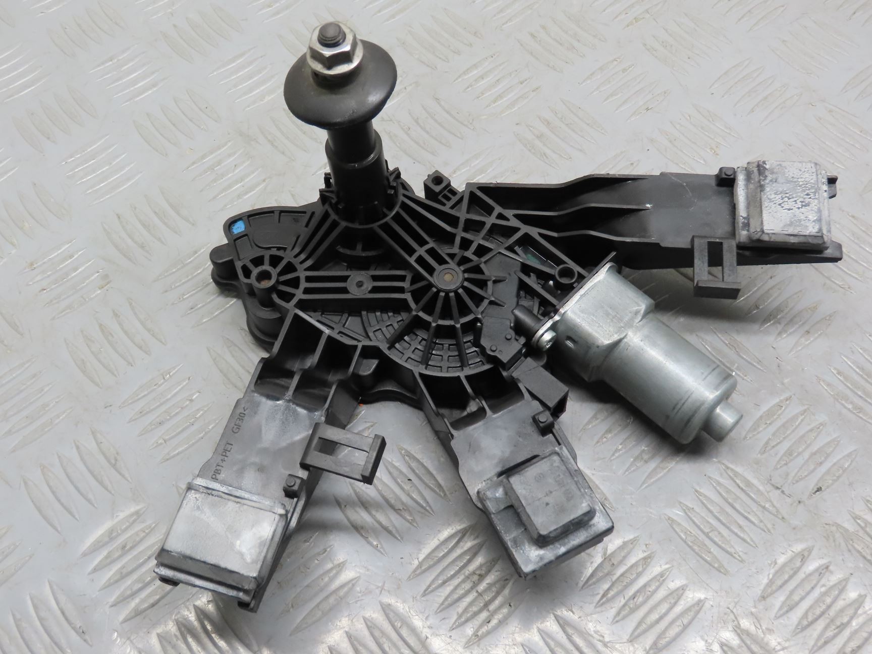 MOTEUR ESSUIE-GLACE AR