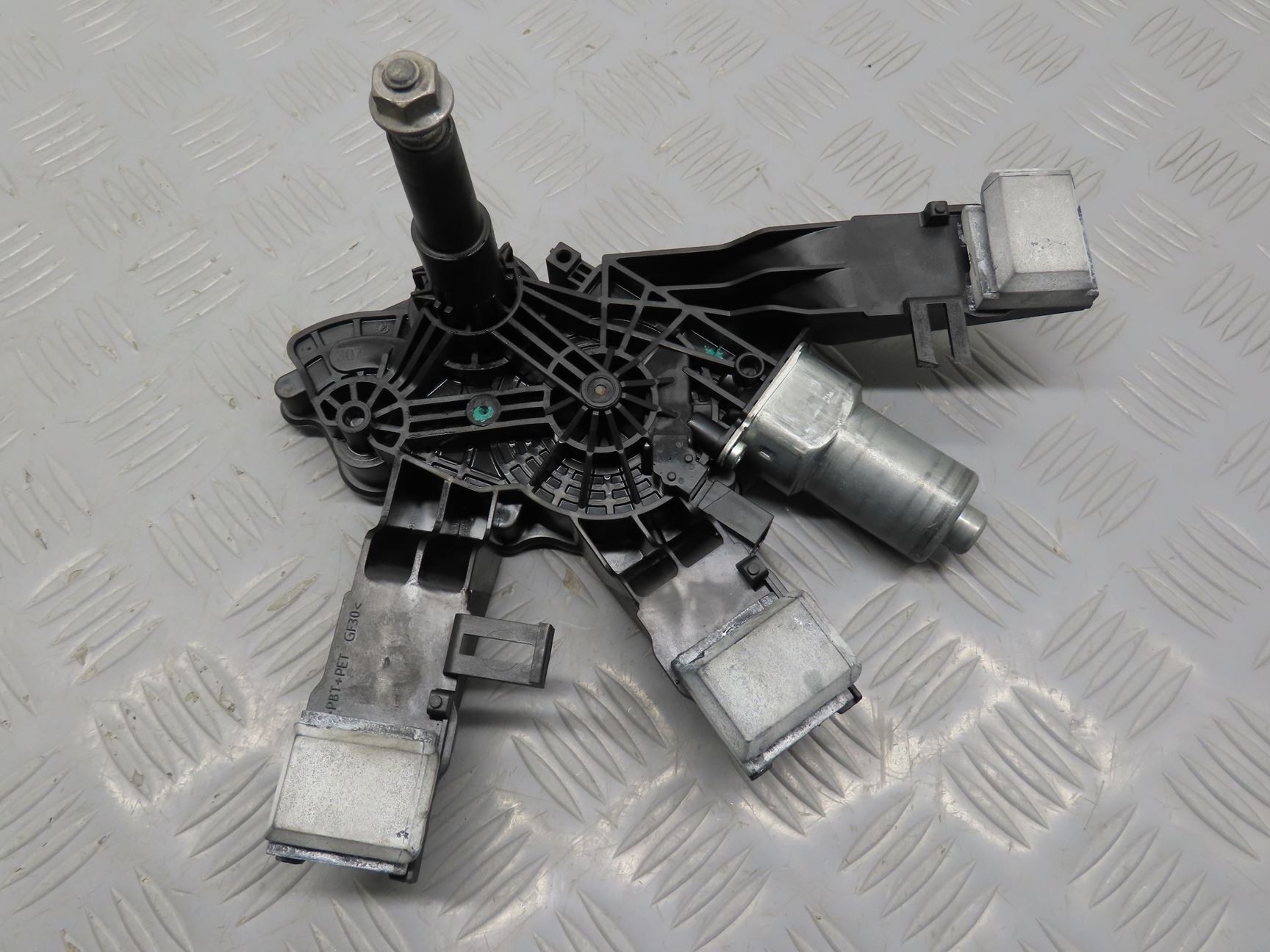 MOTEUR ESSUIE-GLACE AR
