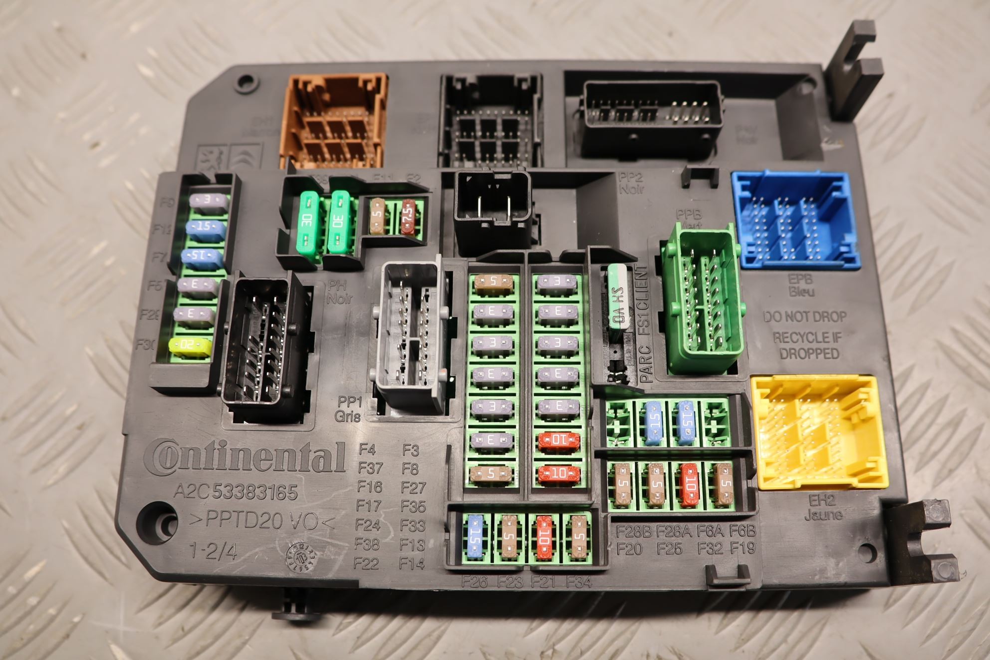 PLATINE FUSIBLE HABITACLE
