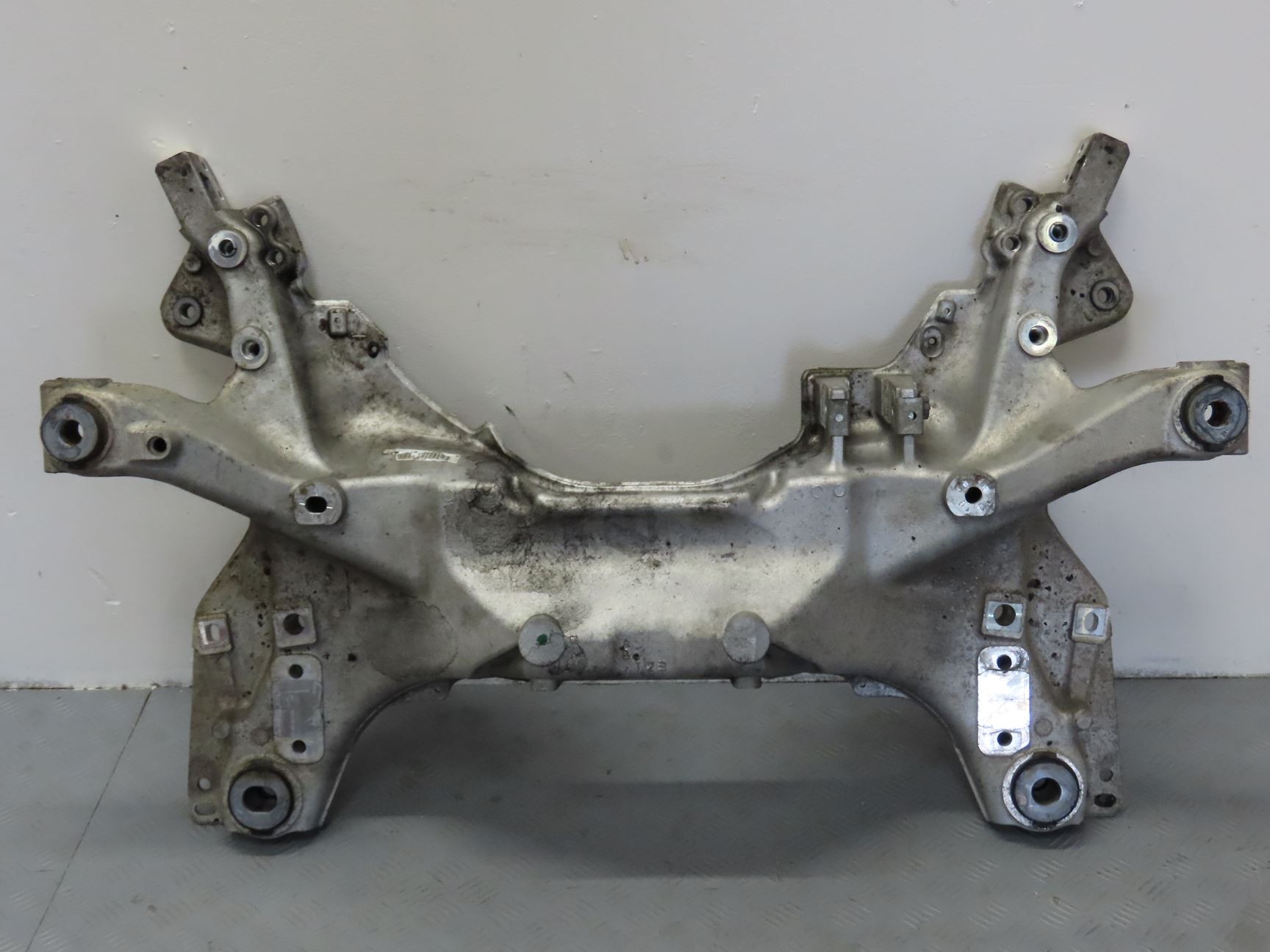 BERCEAU MOTEUR AV