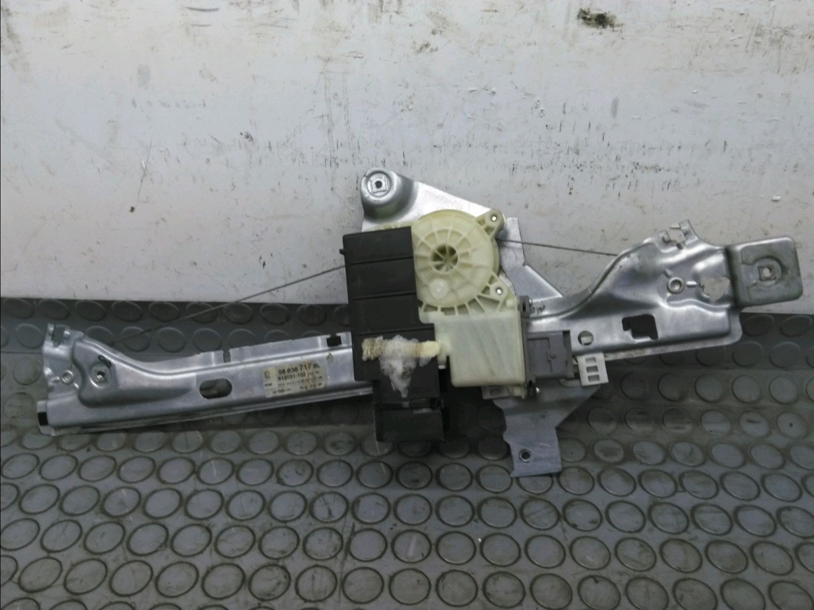 MECANISME+MOTEUR LEVE-GLACE ARG