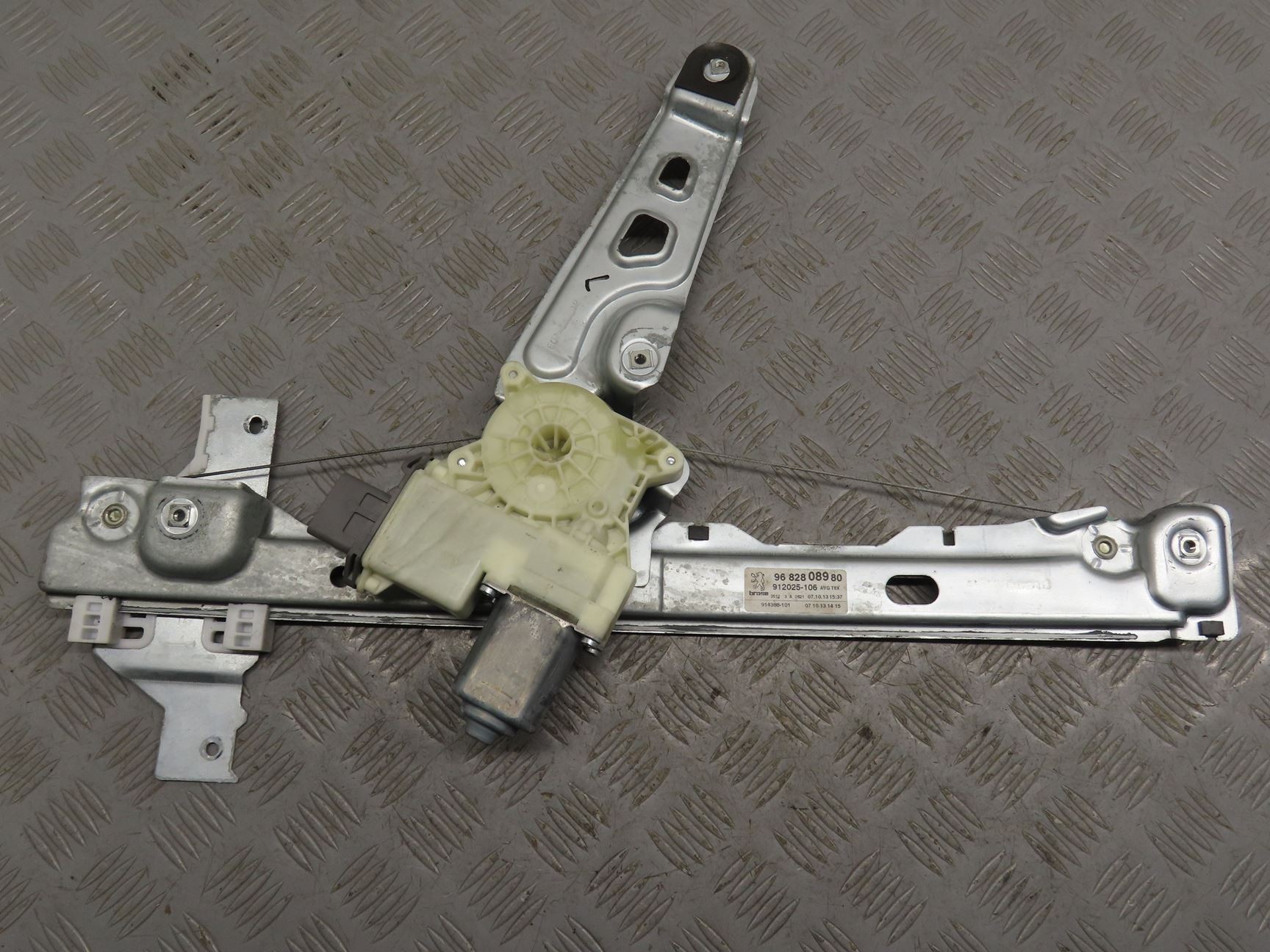 MECANISME+MOTEUR LEVE-GLACE AVG