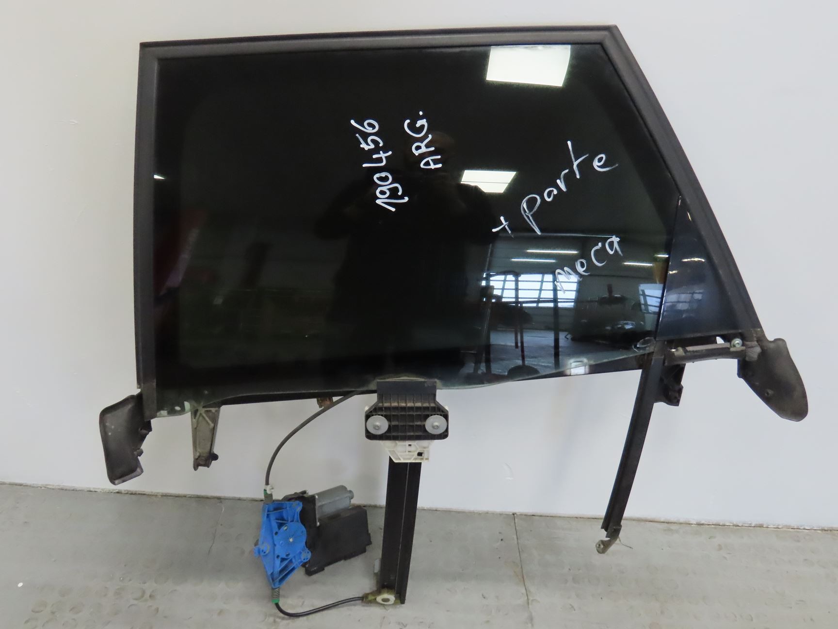 MECANISME+MOTEUR LEVE-GLACE ARG