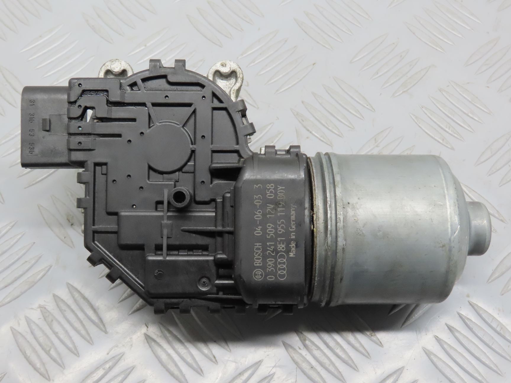MOTEUR ESSUIE-GLACE AV