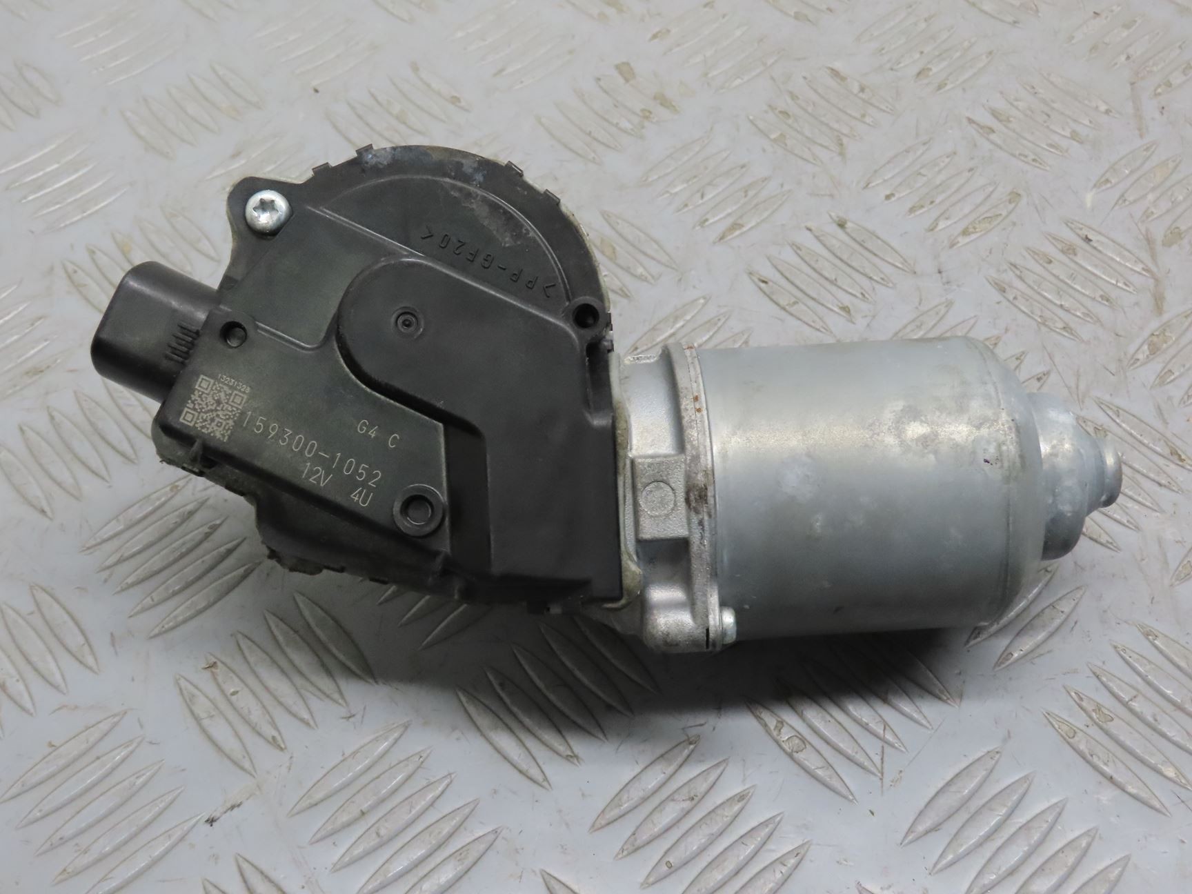 MOTEUR ESSUIE-GLACE AV