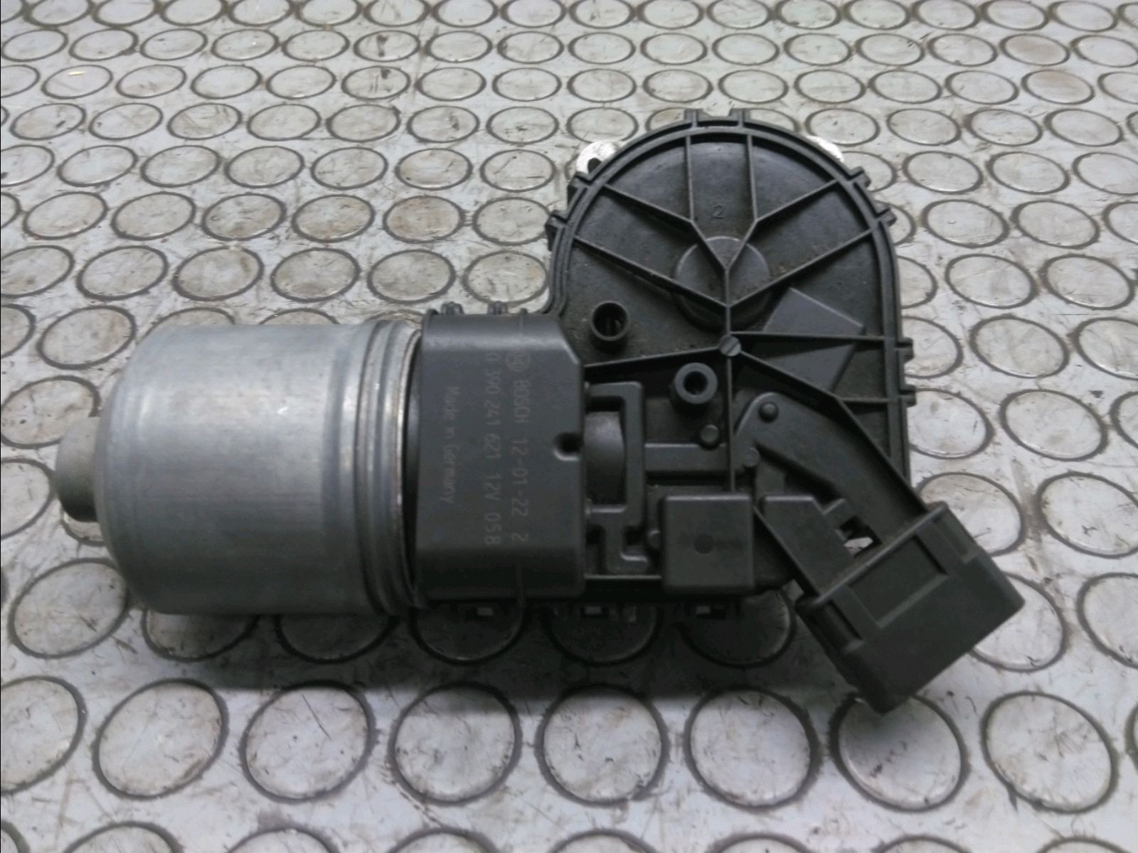 MOTEUR ESSUIE-GLACE AV