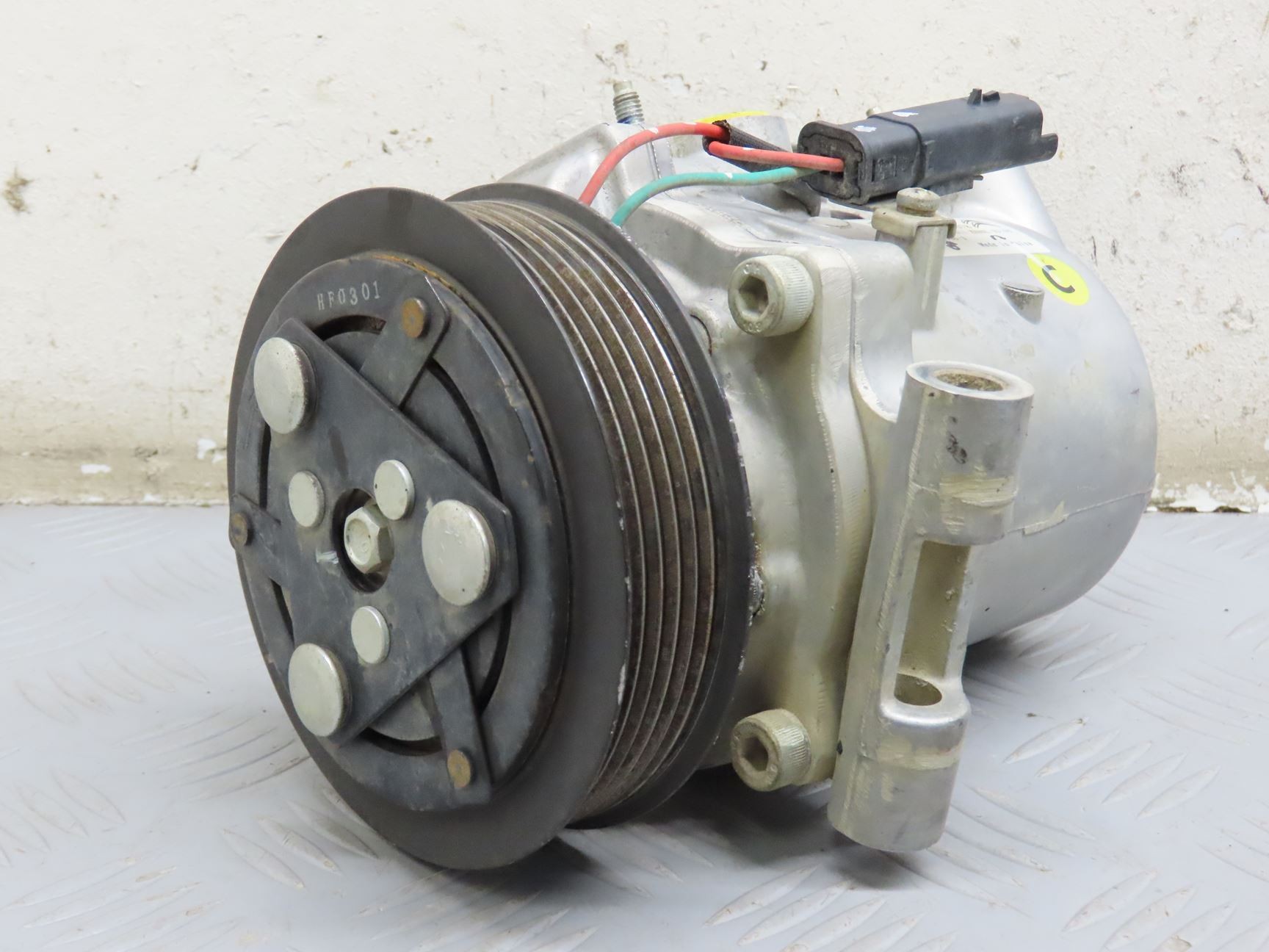 COMPRESSEUR AIR CONDITIONNE