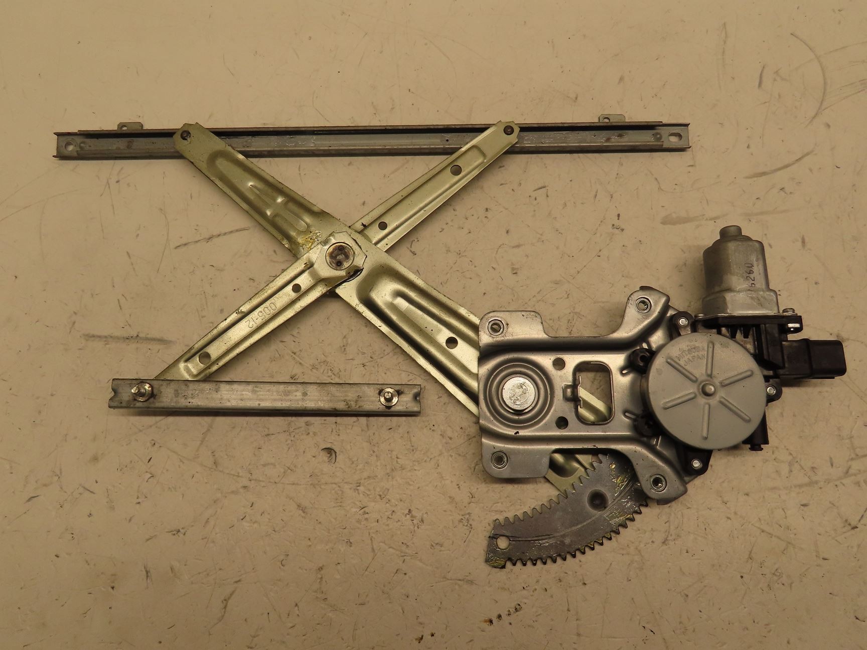 MECANISME+MOTEUR LEVE-GLACE AVG