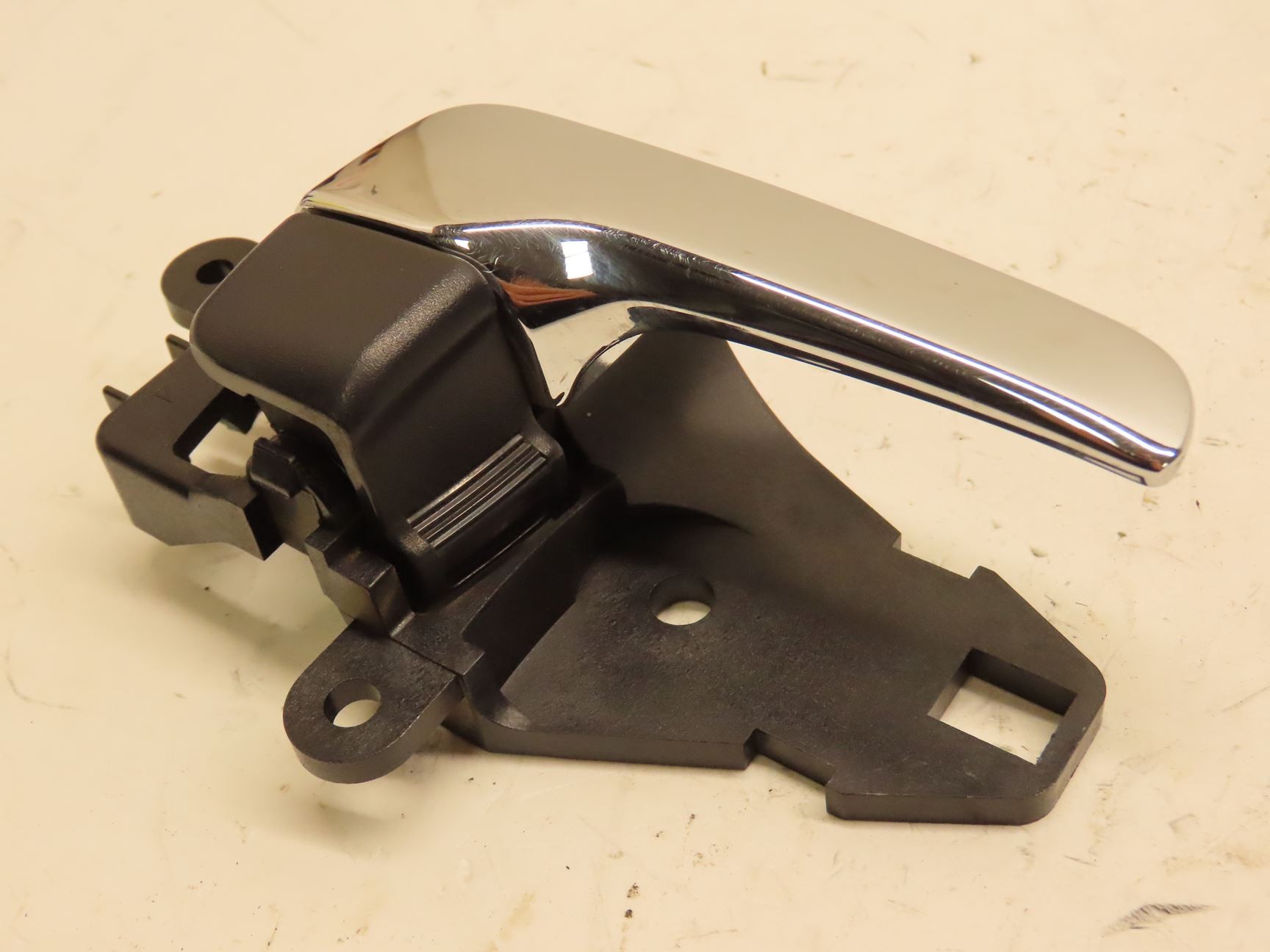 POIGNEE INT PORTE AVD