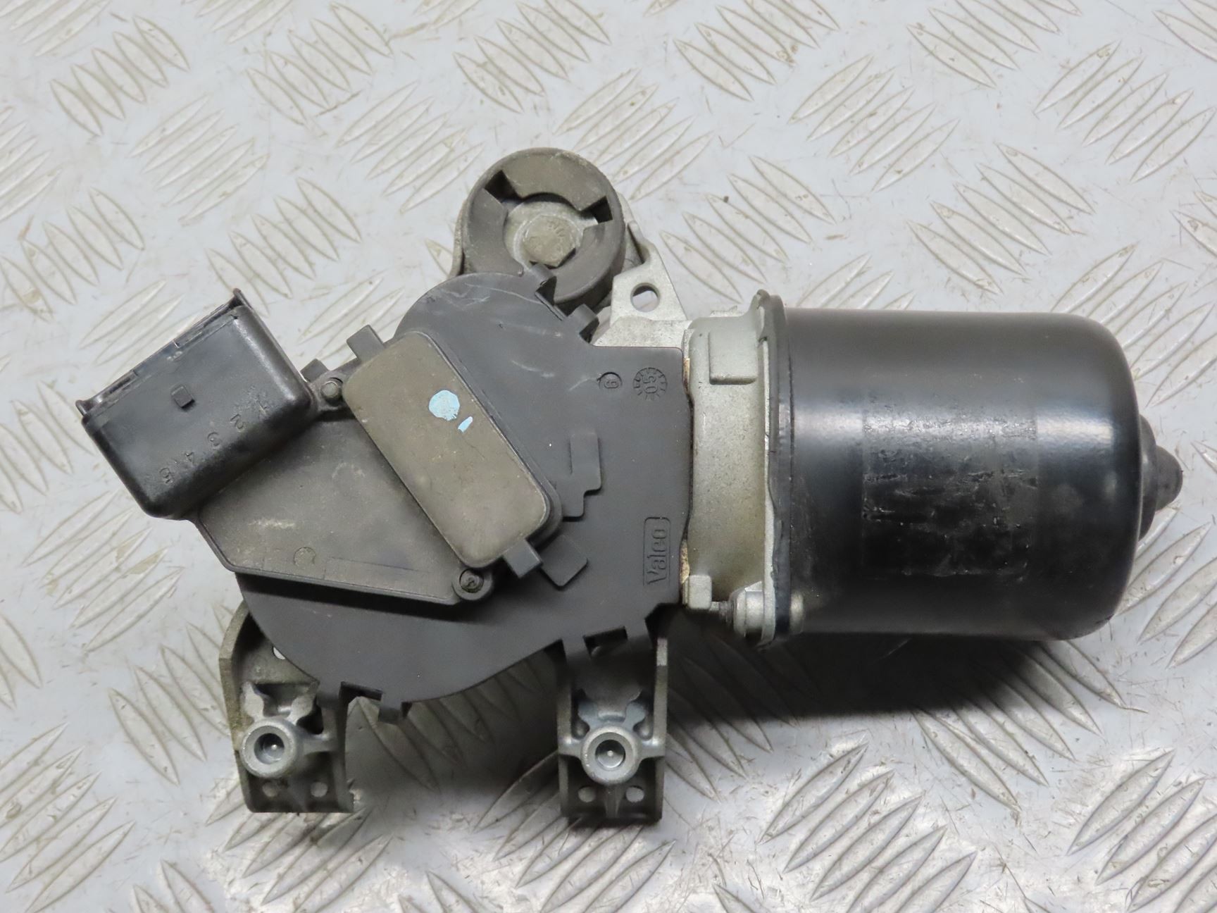 MOTEUR ESSUIE-GLACE AV