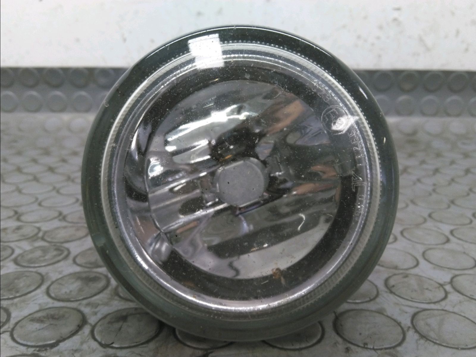 PHARE ANTIBROUILLARD AVD