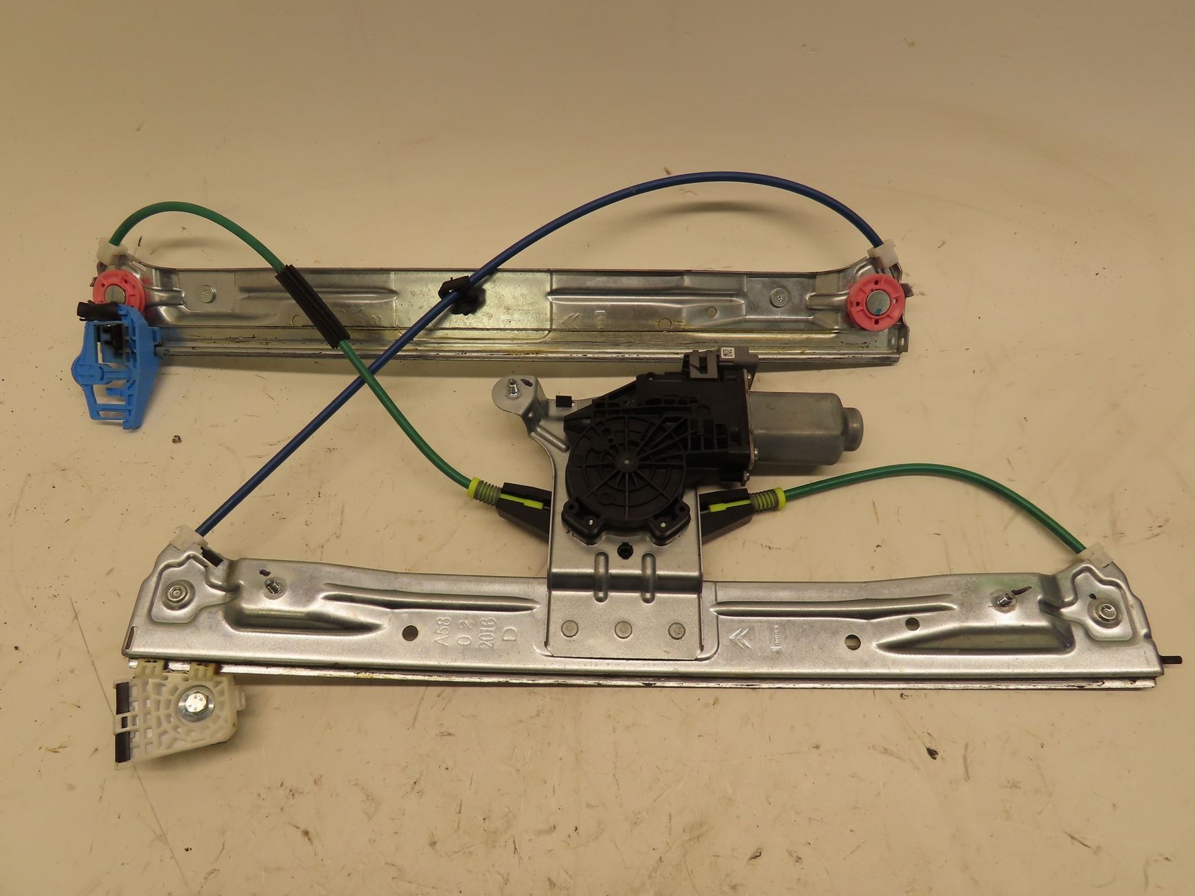 MECANISME+MOTEUR LEVE-GLACE AVD