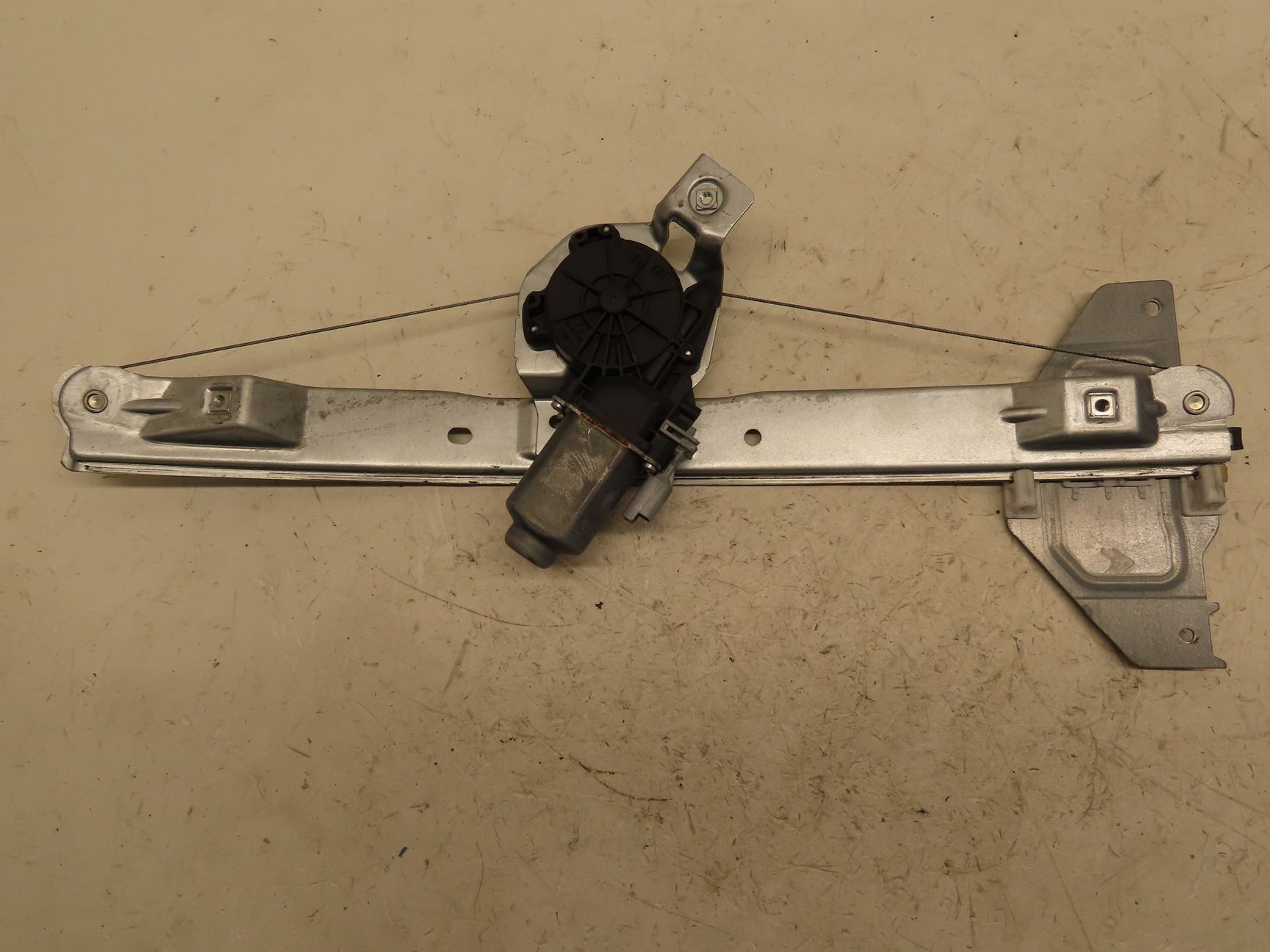 MECANISME+MOTEUR LEVE-GLACE AVD