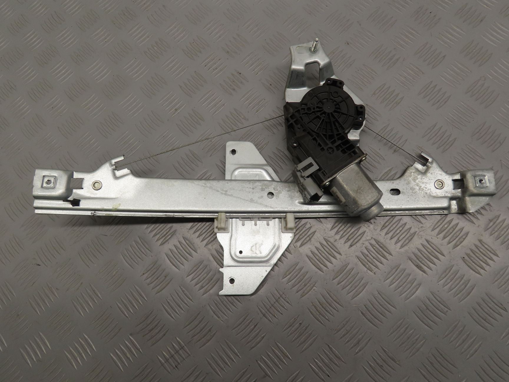 MECANISME+MOTEUR LEVE-GLACE ARG