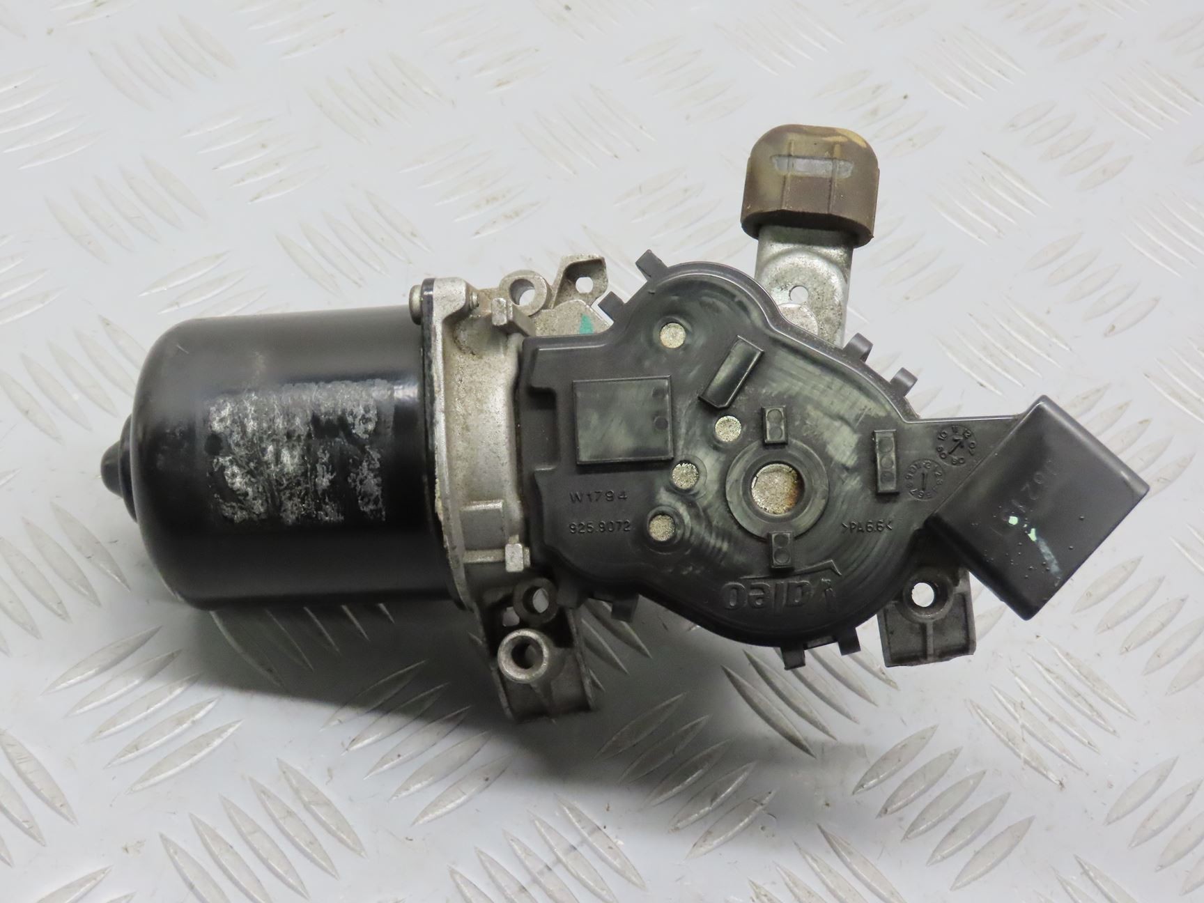 MOTEUR ESSUIE-GLACE AV