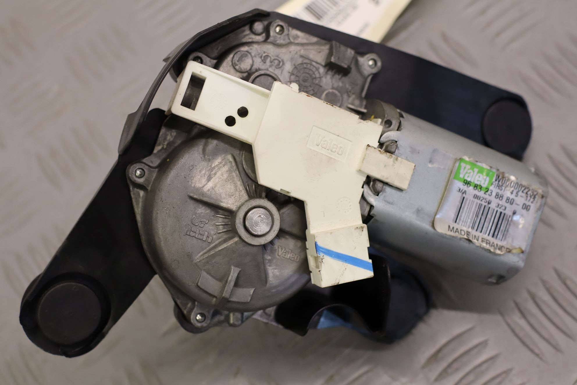 MOTEUR ESSUIE-GLACE AR