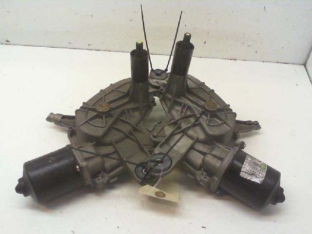 MOTEUR ESSUIE-GLACE AV