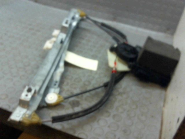 MECANISME+MOTEUR LEVE-GLACE AVD