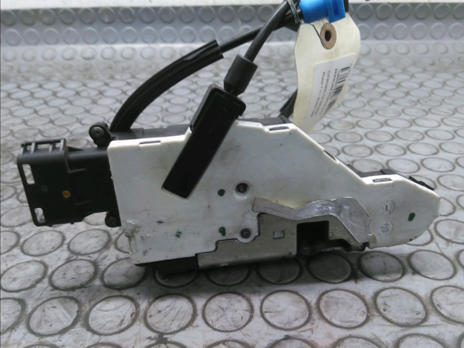 SERRURE PORTE AVD