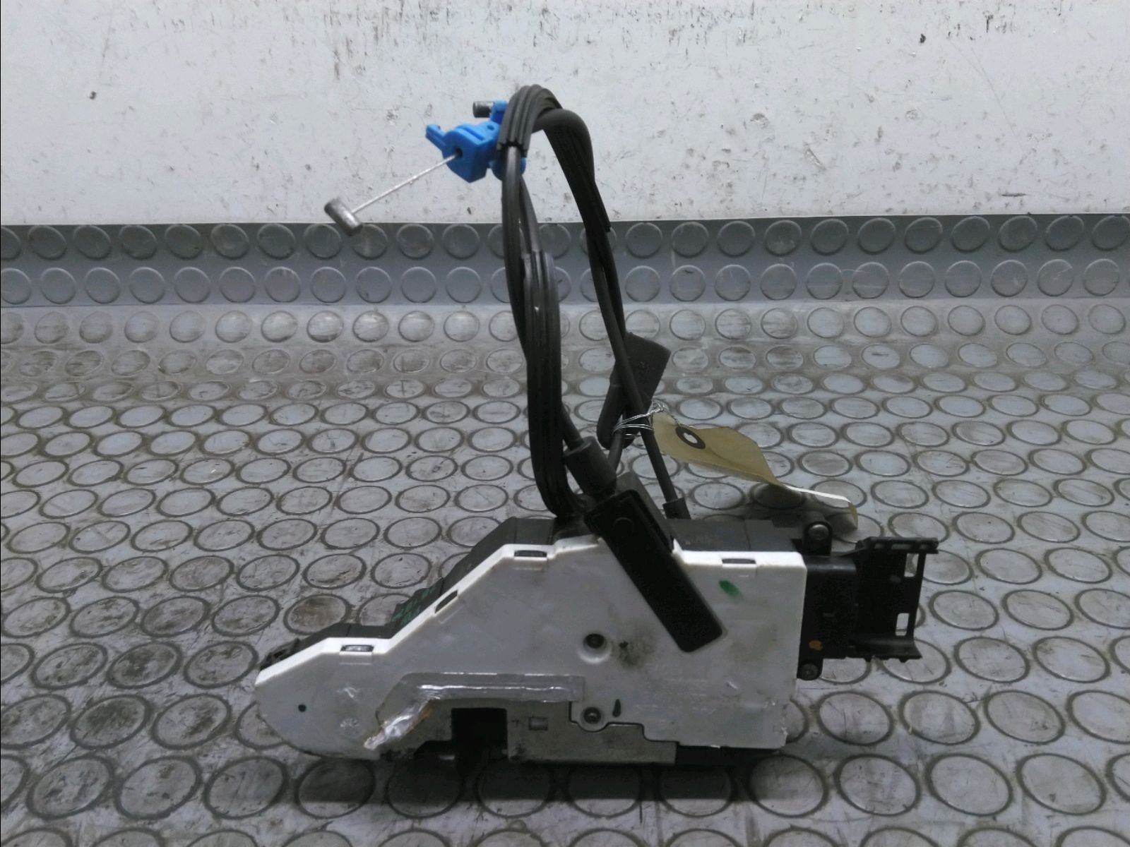 SERRURE PORTE AVG