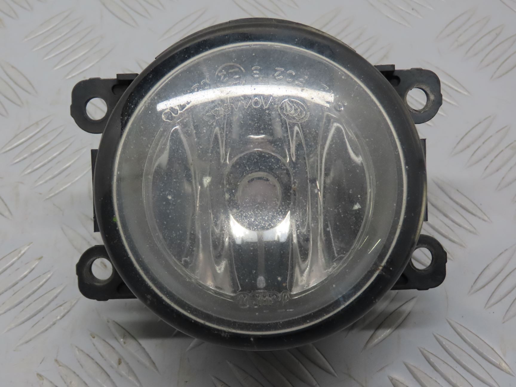 PHARE ANTIBROUILLARD AVD