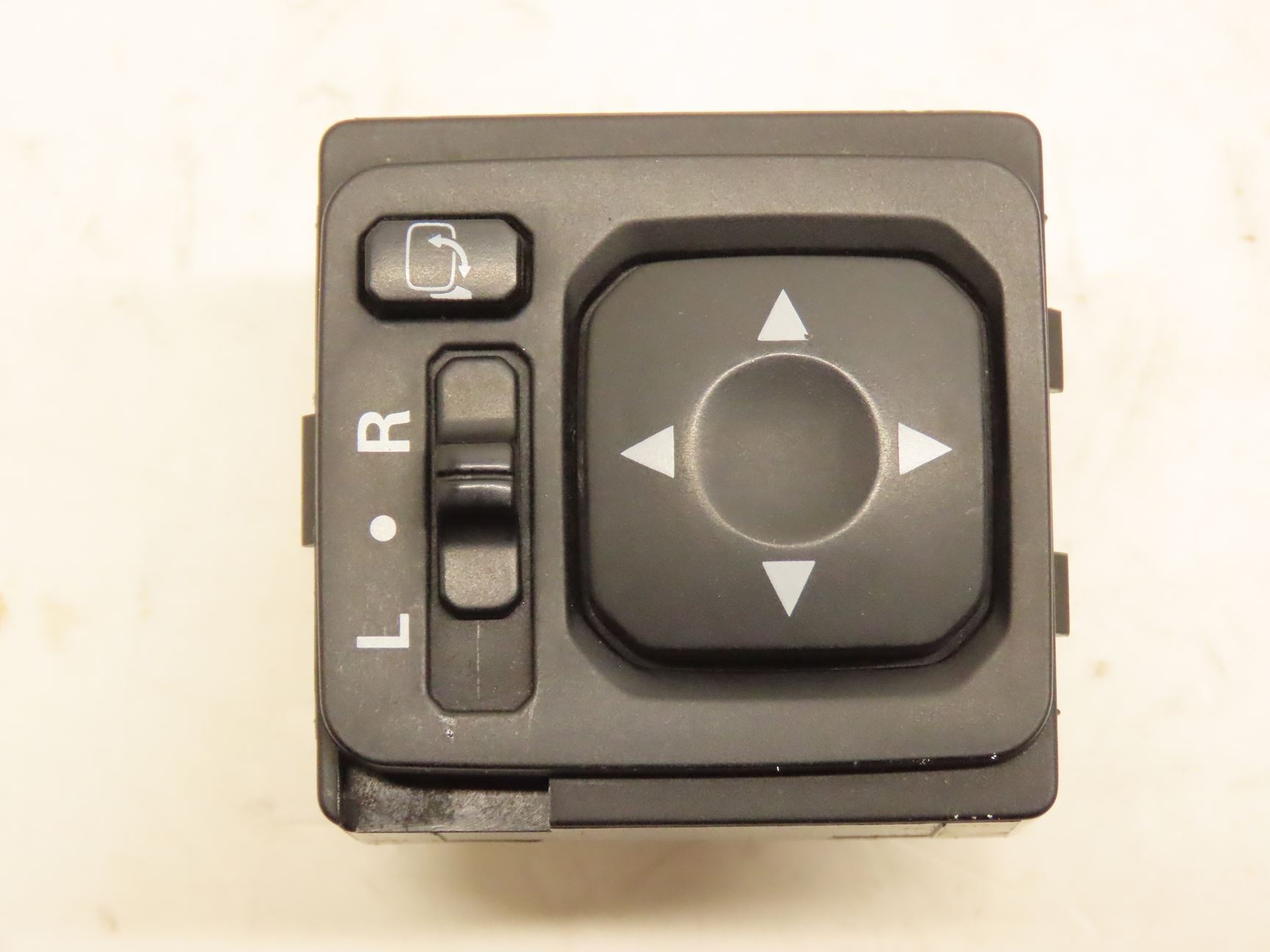 COMMANDE RETROVISSEUR EXT ELECTRIQUE