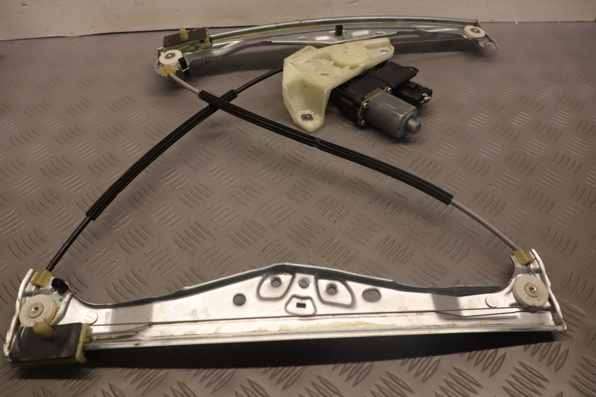 MECANISME+MOTEUR LEVE-GLACE AVD