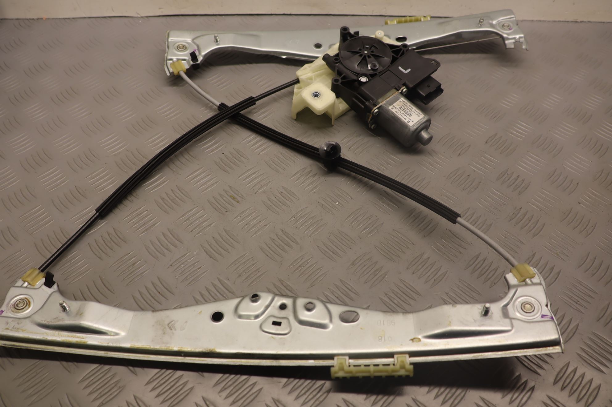 MECANISME+MOTEUR LEVE-GLACE AVG