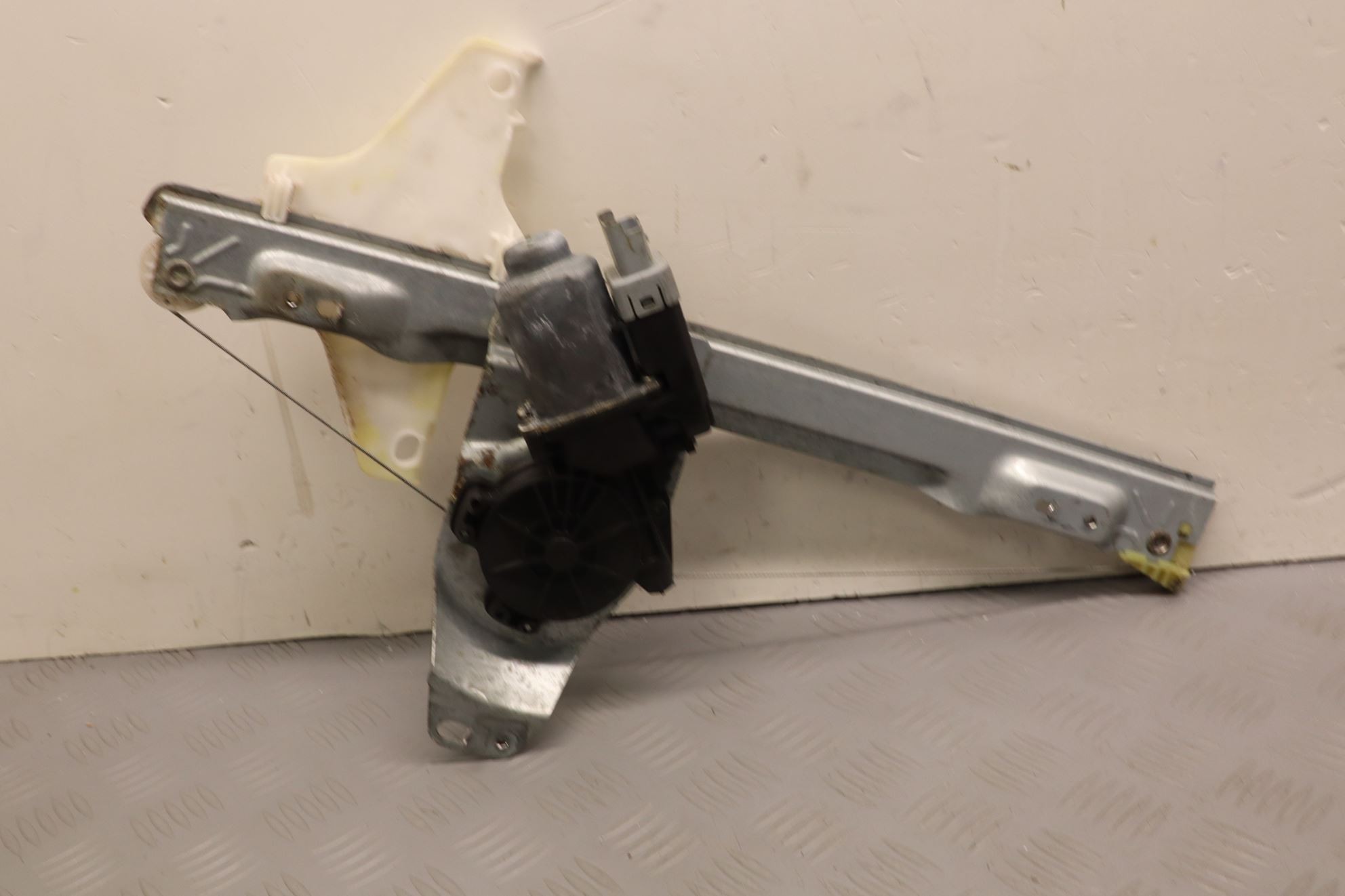 MECANISME+MOTEUR LEVE-GLACE ARG