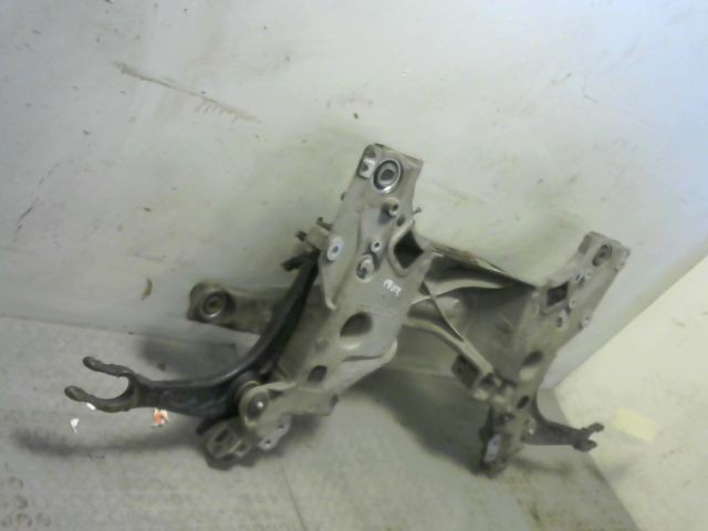 BERCEAU MOTEUR AV